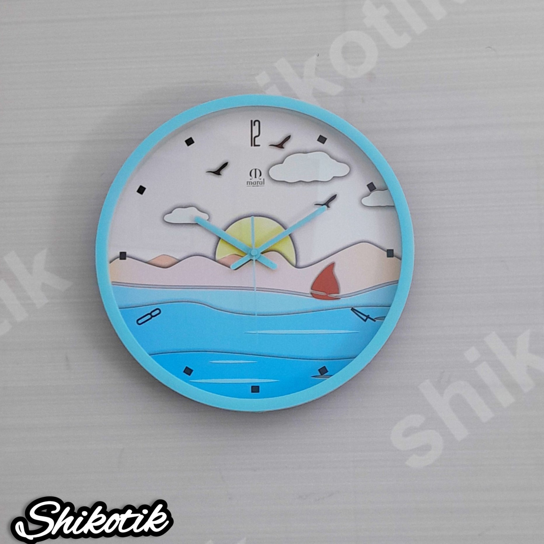 ساعت دیواری مارال  مدل فانتزی زیبا