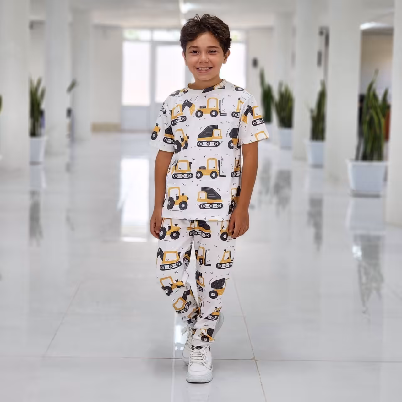 تیشرت شلوار راحتی پسرانه طرح جرثقیل مناسب ست برادری