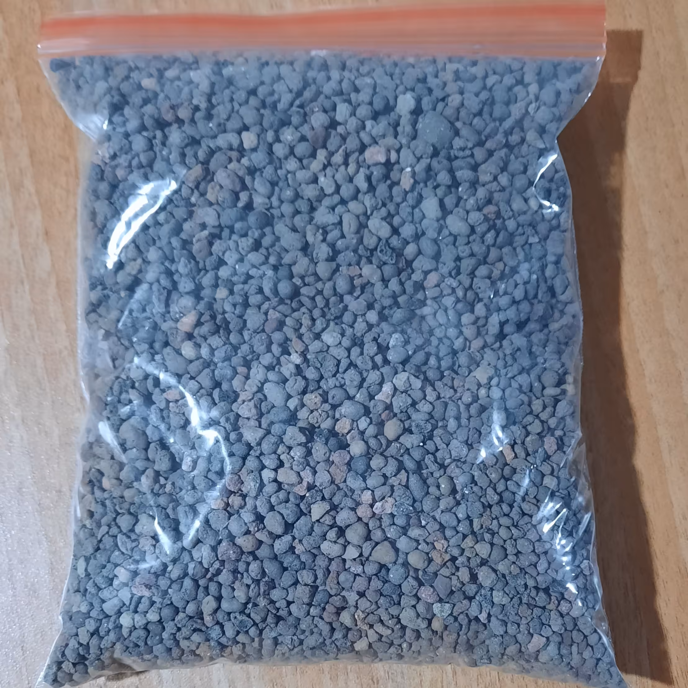 لیکاپون یا پوکه ی کشاورزی ( ریز ) مناسب برای افزایش زهکشی خاک کاکتوس و ساکولنت و