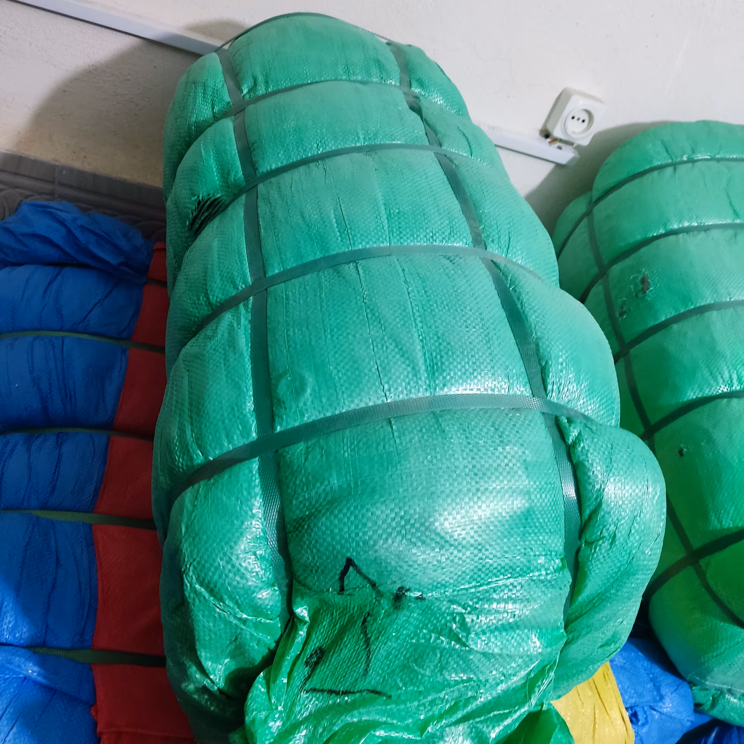 عدل کت چرم مردانه 40 کیلویی