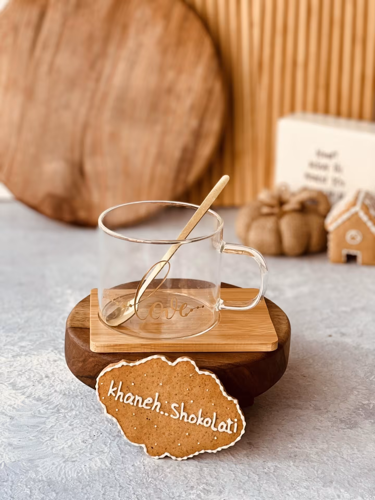 ماگ پیرکس قاشق طلایی زیر بامبو طرح قلب