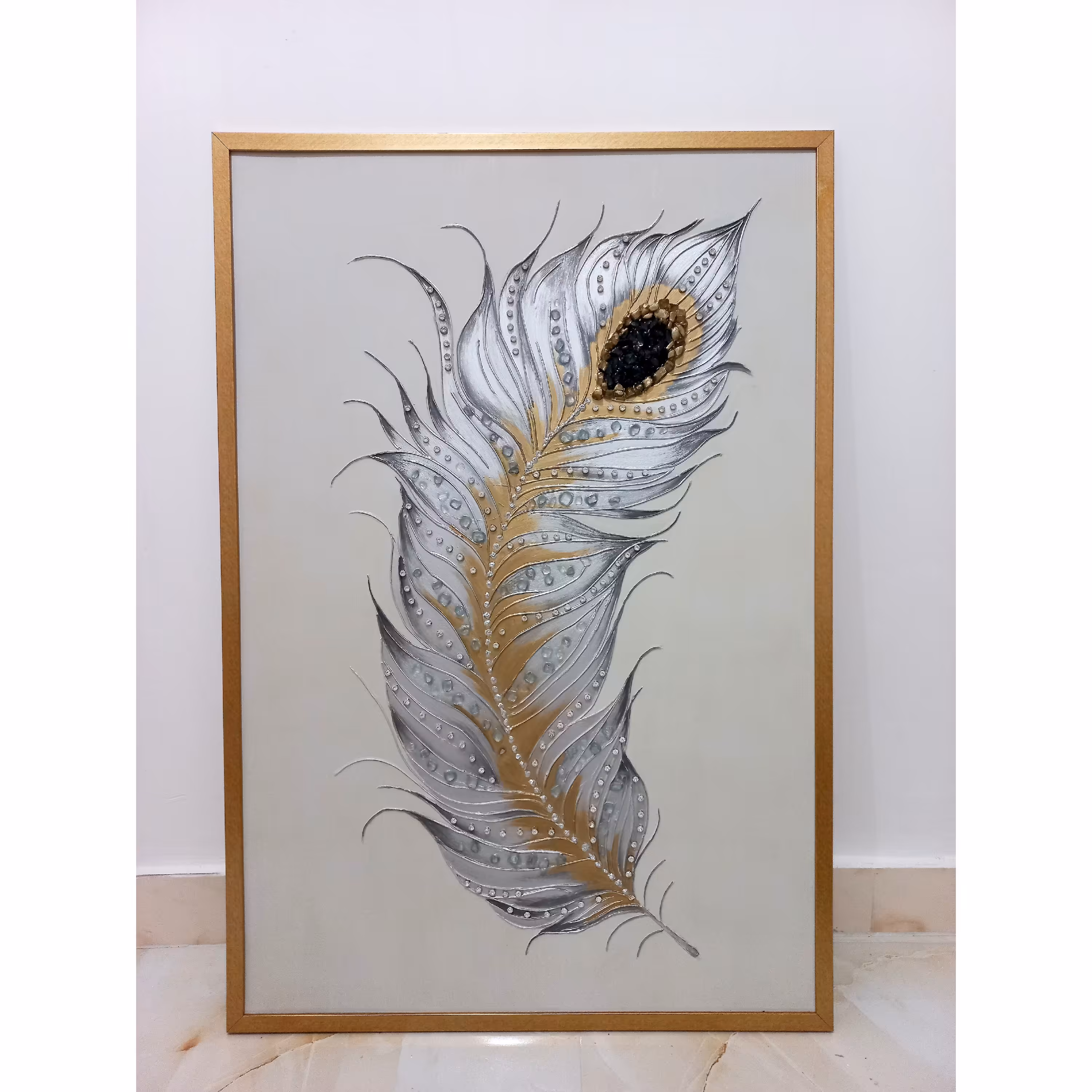 تابلو نقاشی برجسته پر طاووس طلایی نقره ای کار شده با نگین