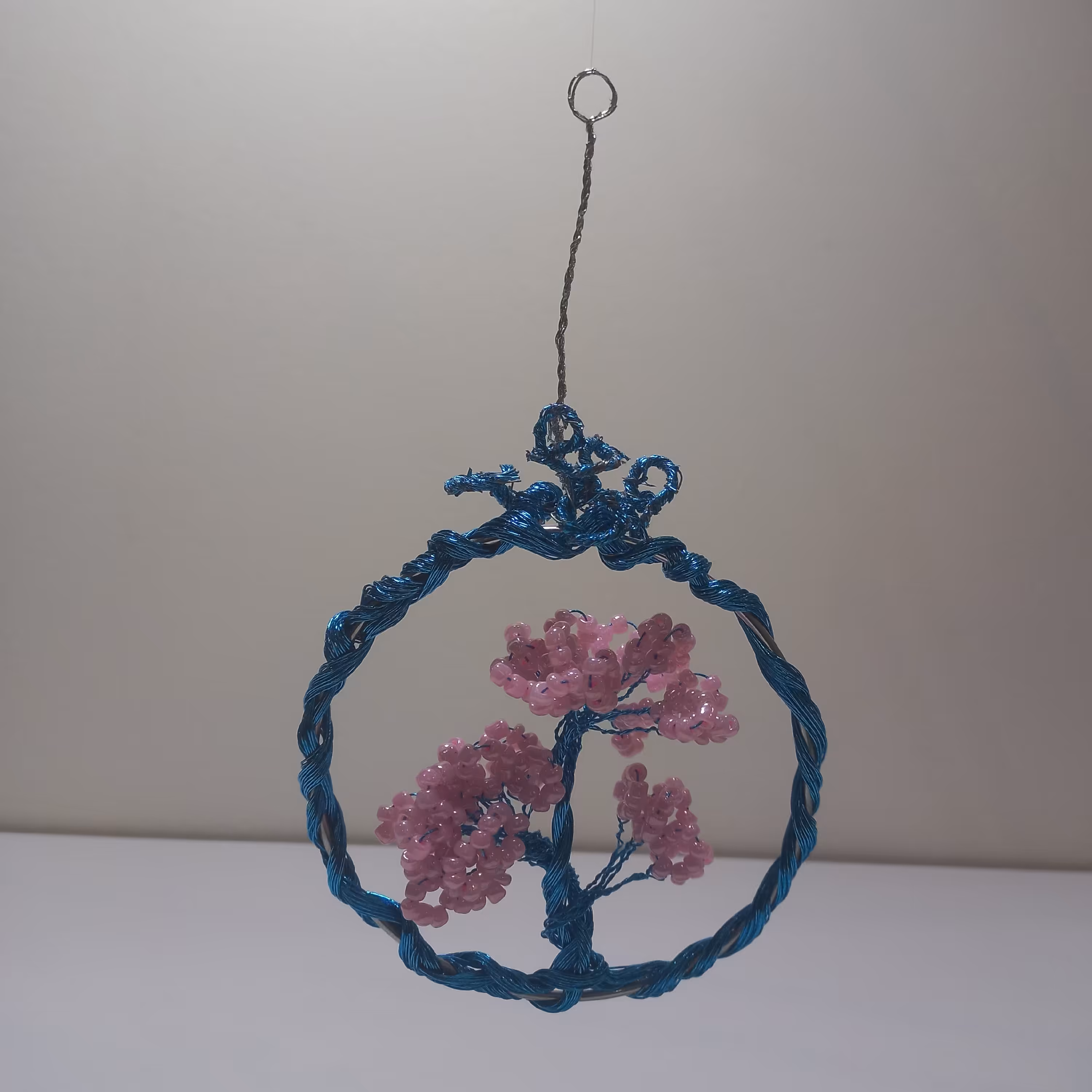 کادو ولنتاین گل مصنوعی آویز زینتی مرواریدی طرح حلقه آبی