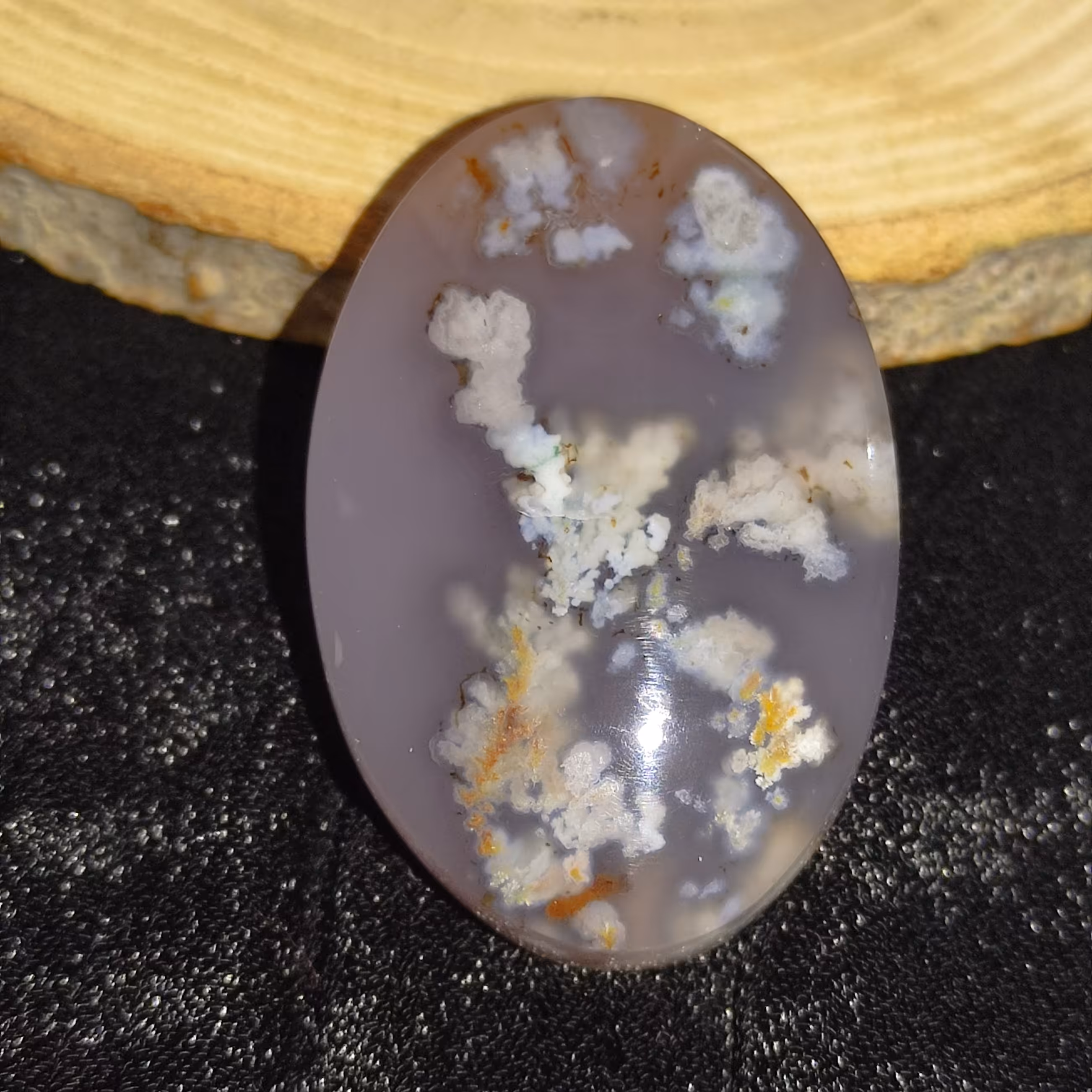 نگین زیبا و جذاب عقیق شجر بهاره 