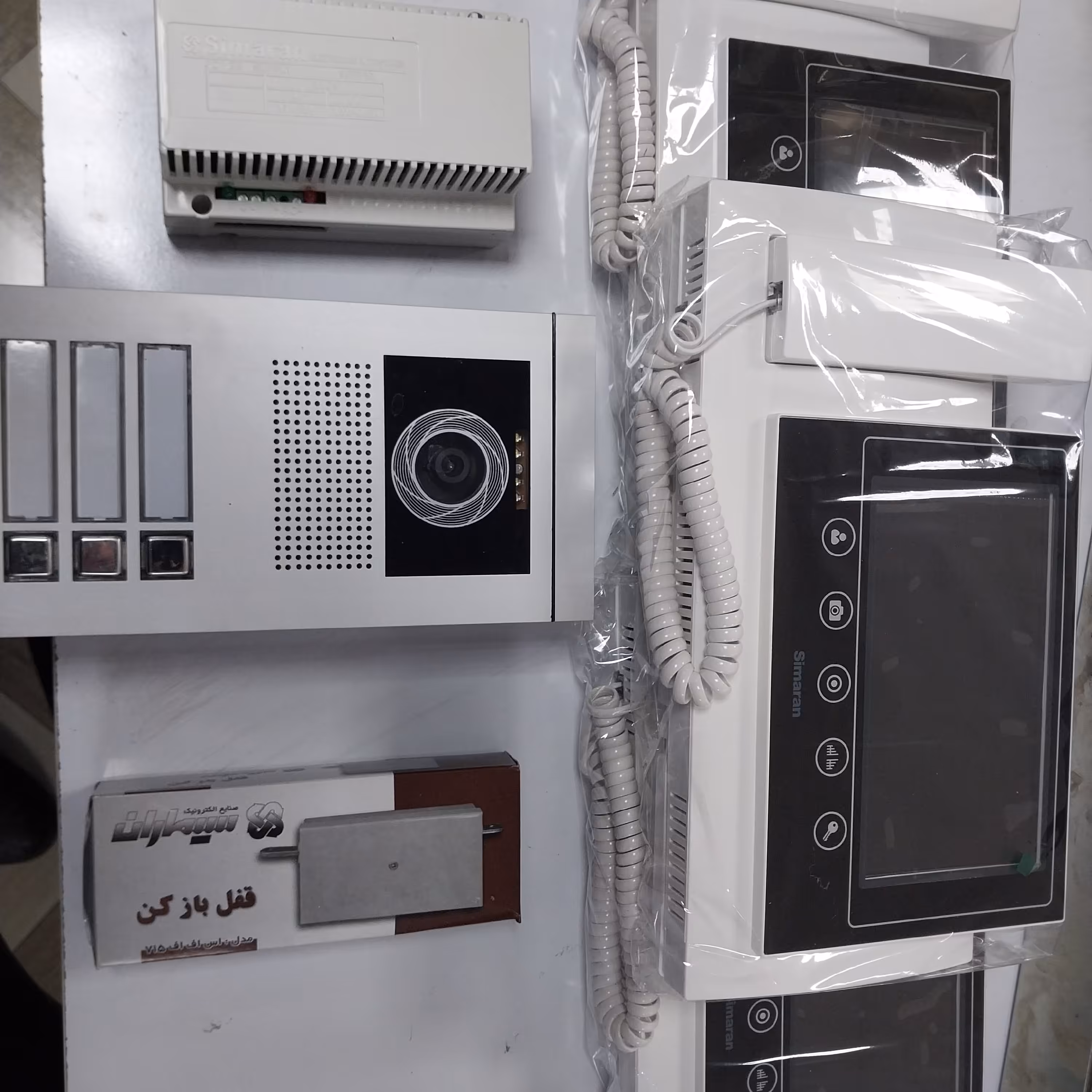 پکیج آیفون تصویری سه واحدی سیماران با مانیتور 7 اینچ با حافظه