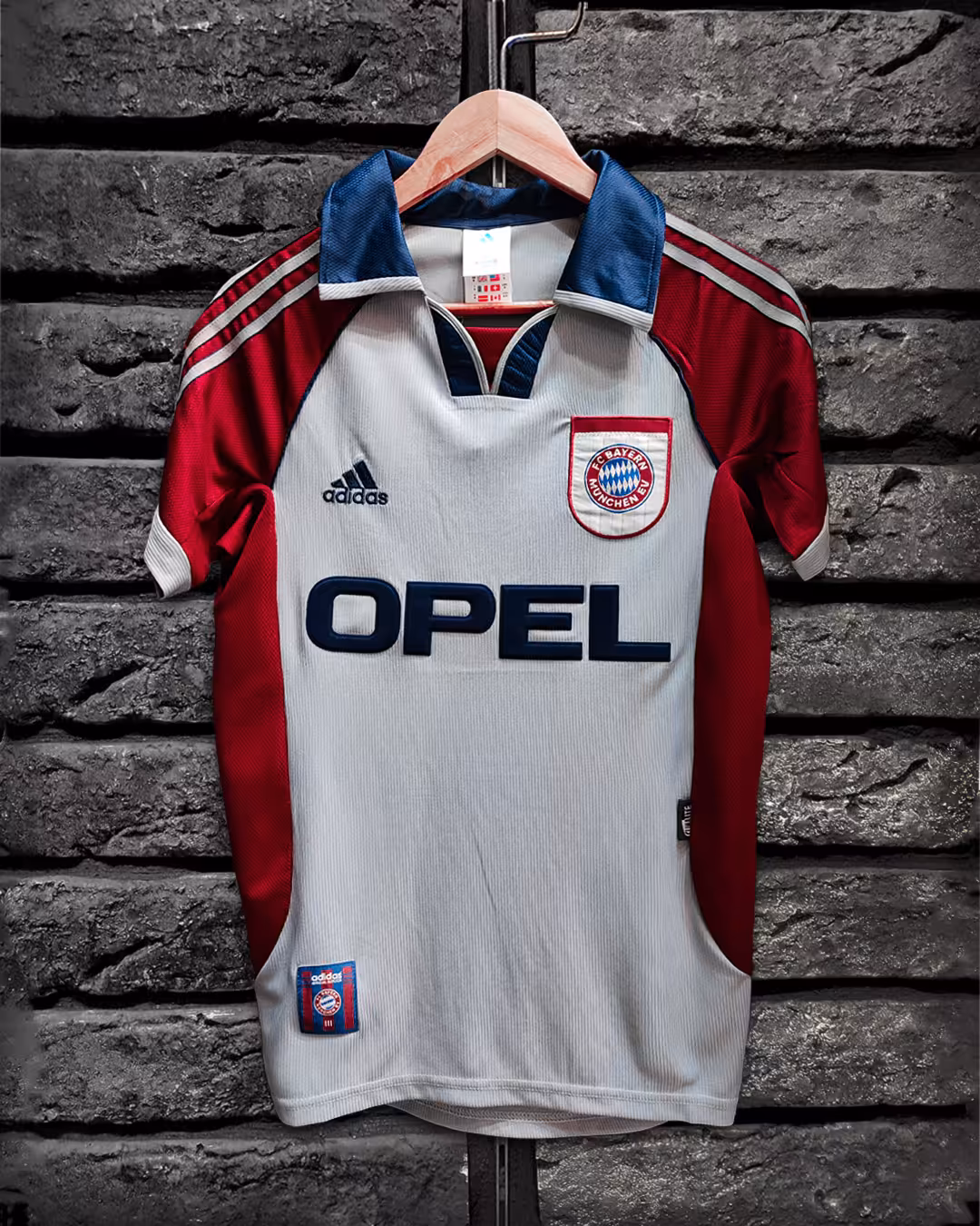 کیت سوم بایرن مونیخ فصل 1998 کلاسیک