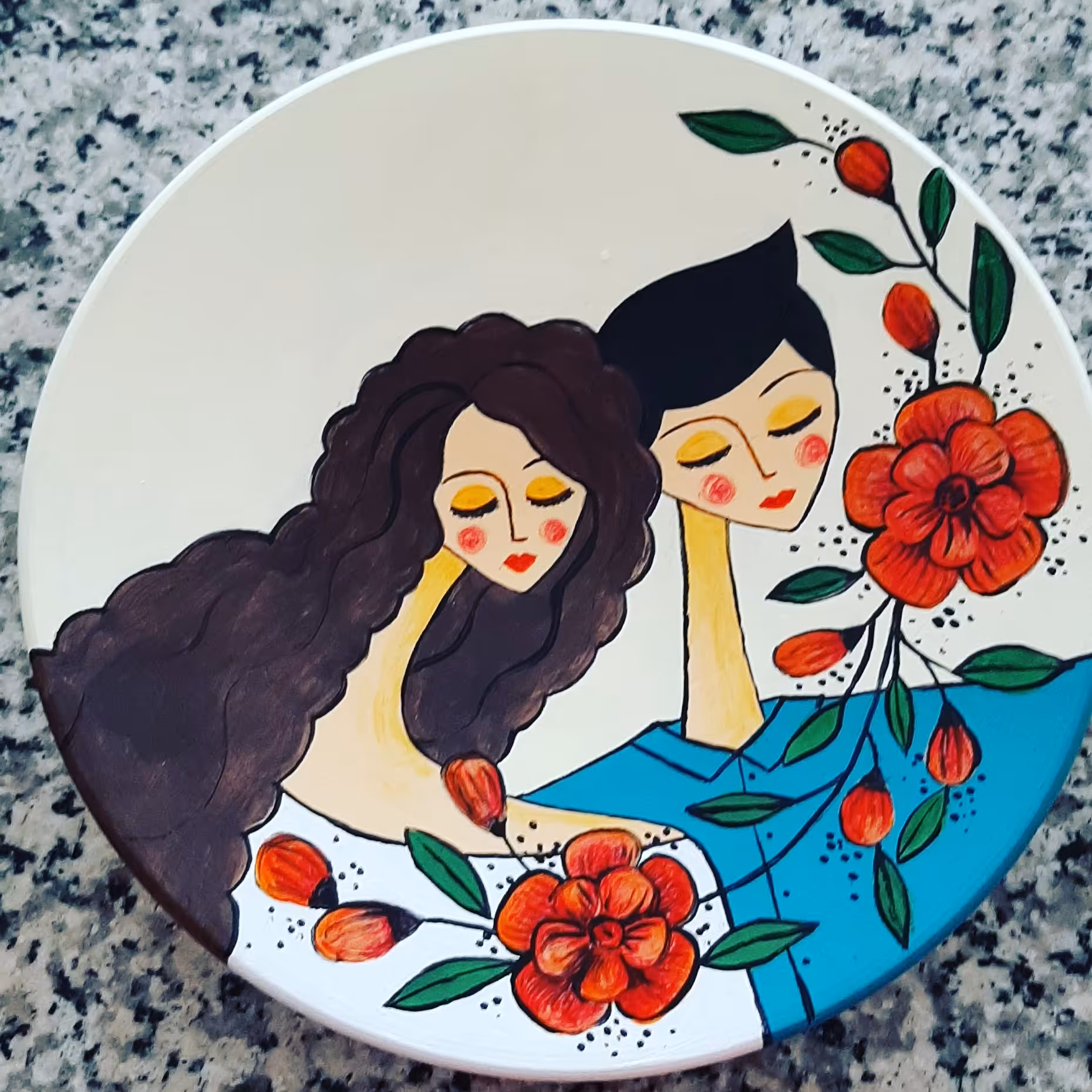 بشقاب دیوارکوب سفالی طرح همدم 30 سانتی متری .هدیه  روز عشق (پس کرایه)