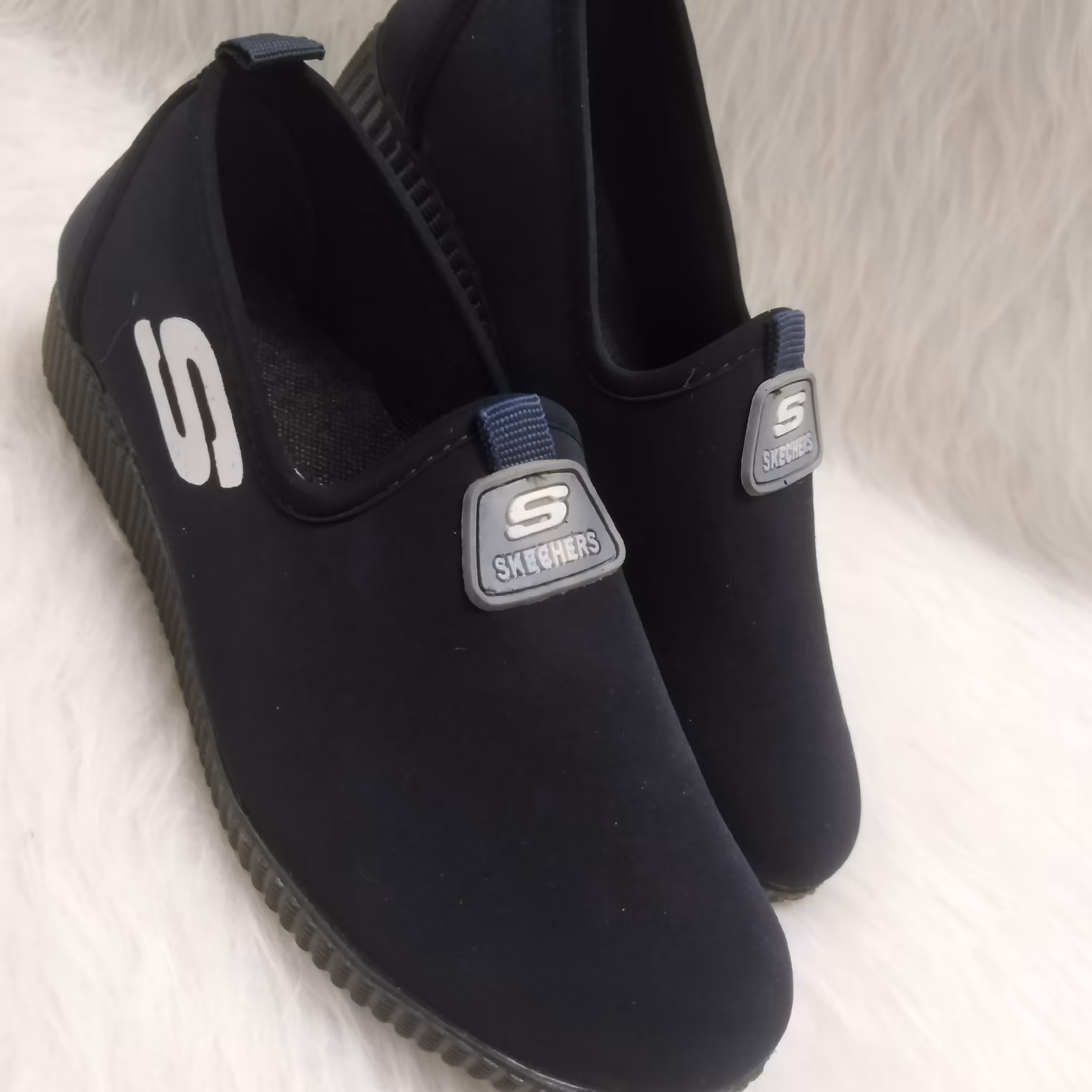 کفش اسکیچرز سورمه ای 