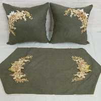 َرومیزی و کوسن روباندوزی و جواهردوزی جنس مخمل 