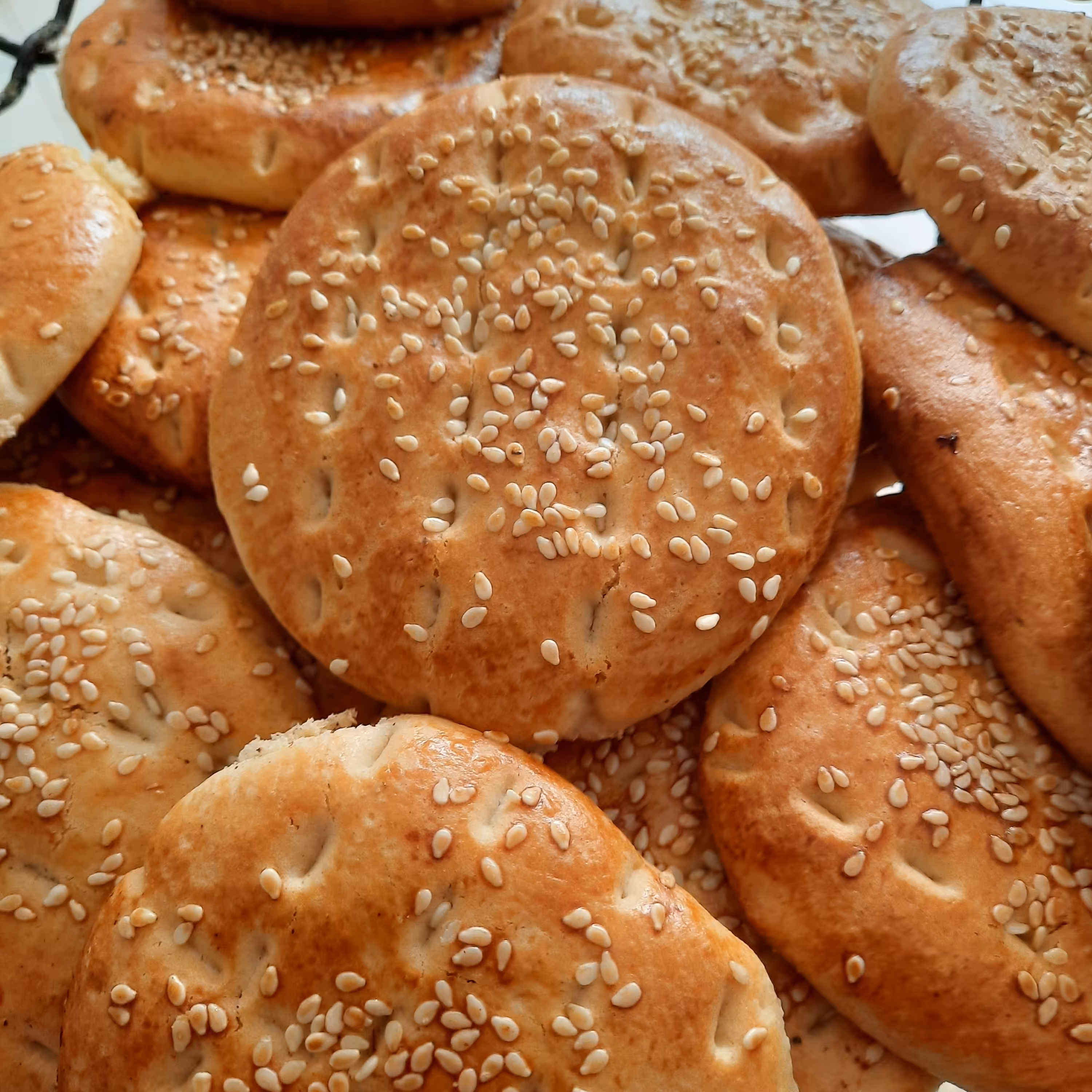 فتیر پرکنجد شیرمال سنتی اراک (بدون جوش شیرین با تخمیر  طبیعی) شیر مال فتیر خانگی 