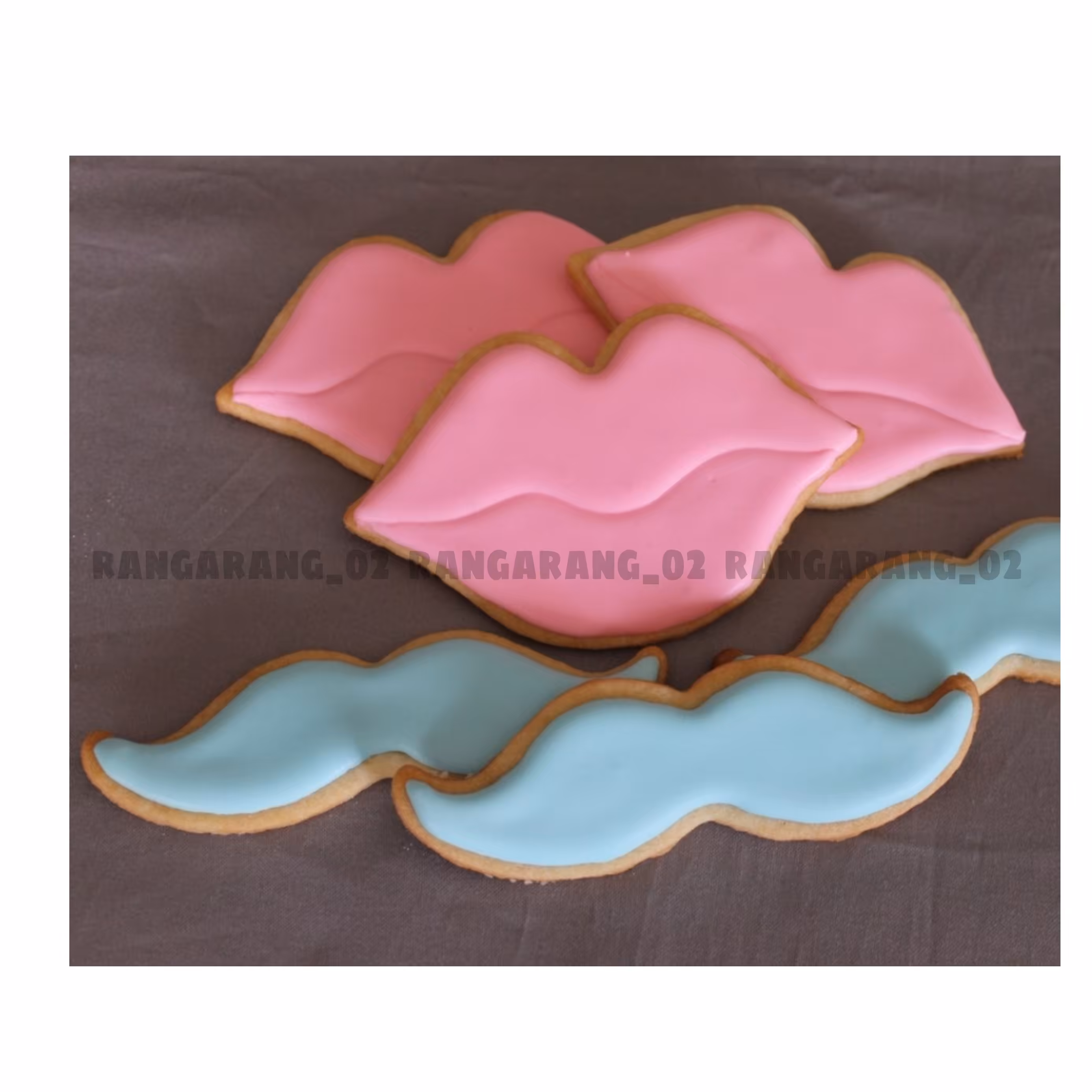 کوکی لب و سیبیل 