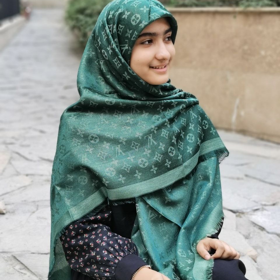 روسری نخ لمه دار  س
طرح مارک
سایز140
وارداتی
کیفیت عالی
4فصل
اصلا لیز نیست