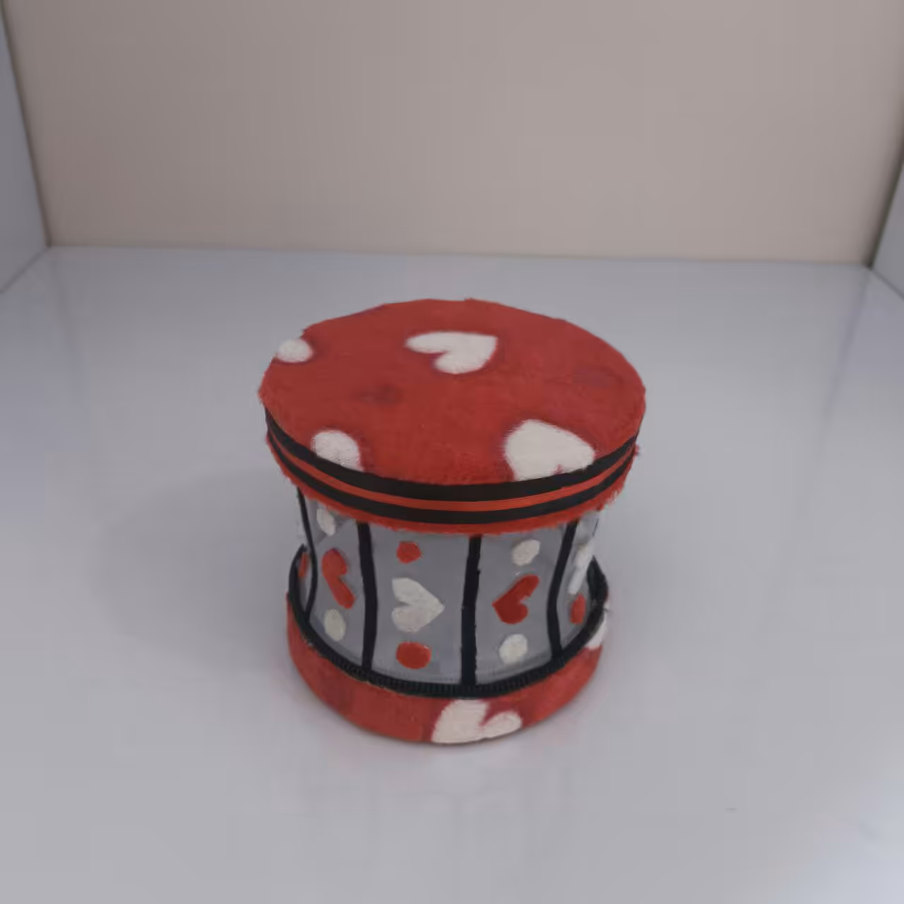  دایره ای طلقی پارچه مخمل طرحدار سفید وقرمز  