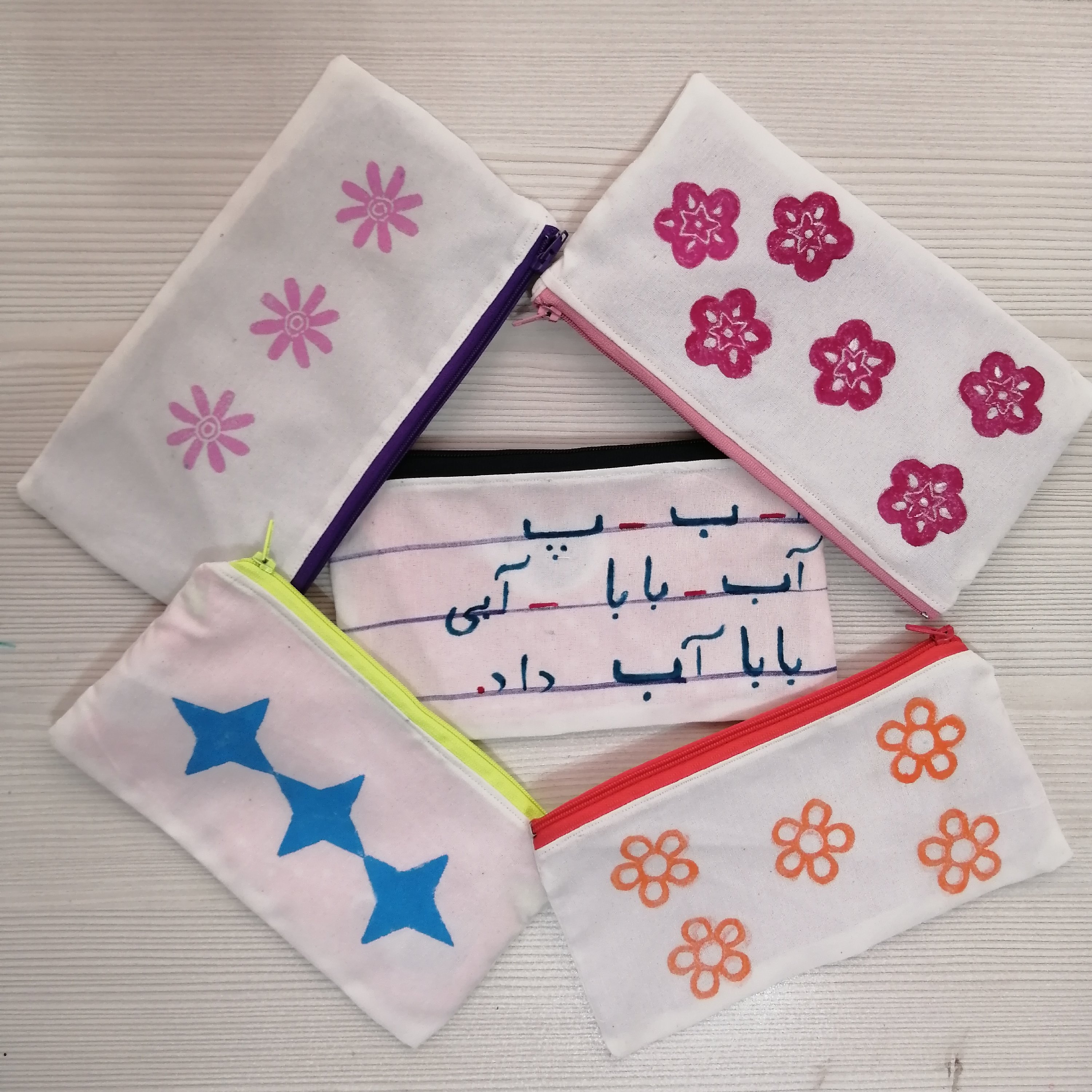 کیف لواز آرایش، جامدادی مخصوص دانش آموزان، دانشجویان