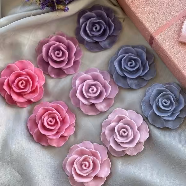 صابون گل رز معطر در رنگبندی متنوع.. قیمت درج شده،، قیمت هر عدد میباشد