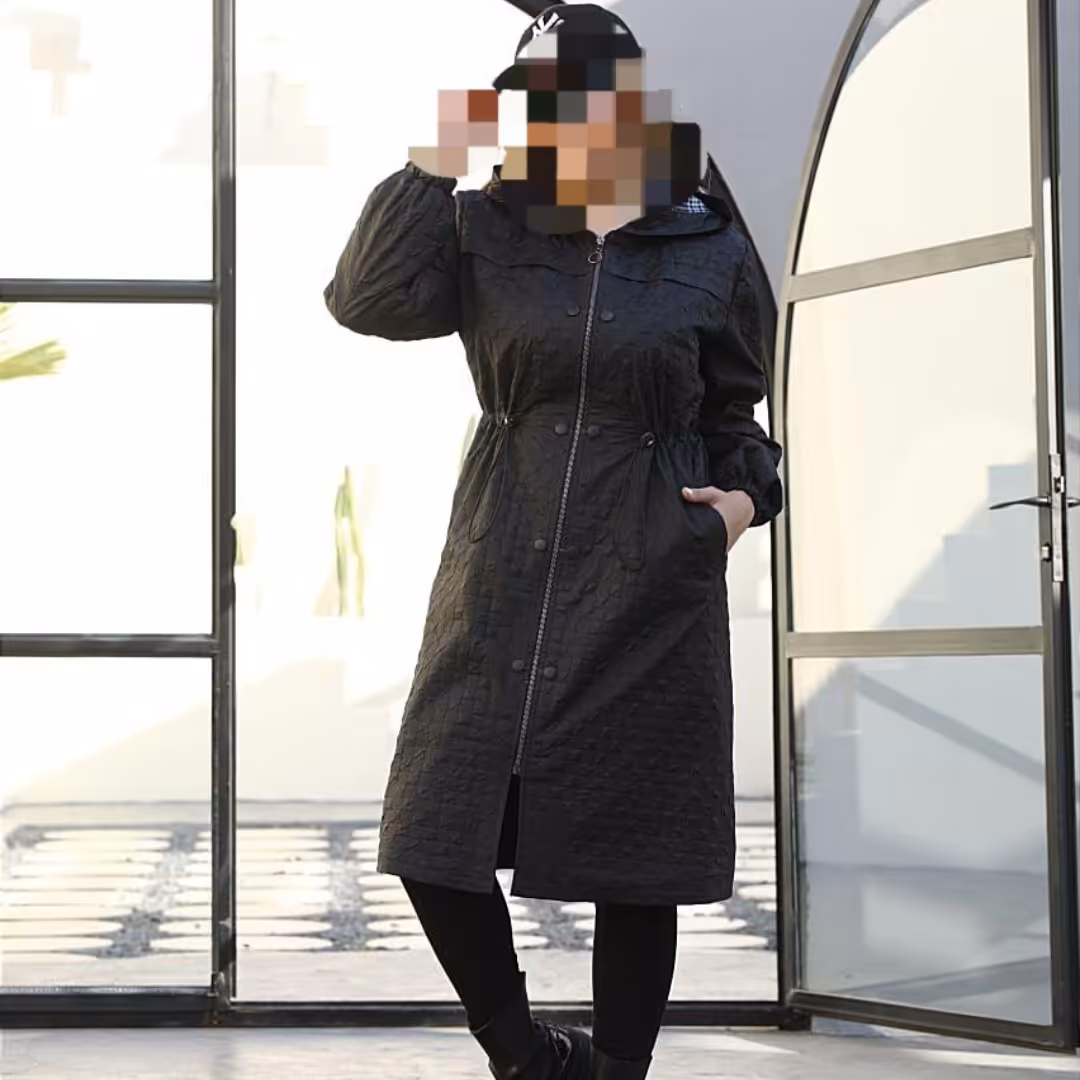 بارانی قواره دار  و کلاهدار و آستردار 
سایزبزرگ 46 تا 58 
سیلیکون بولدینگ سبک