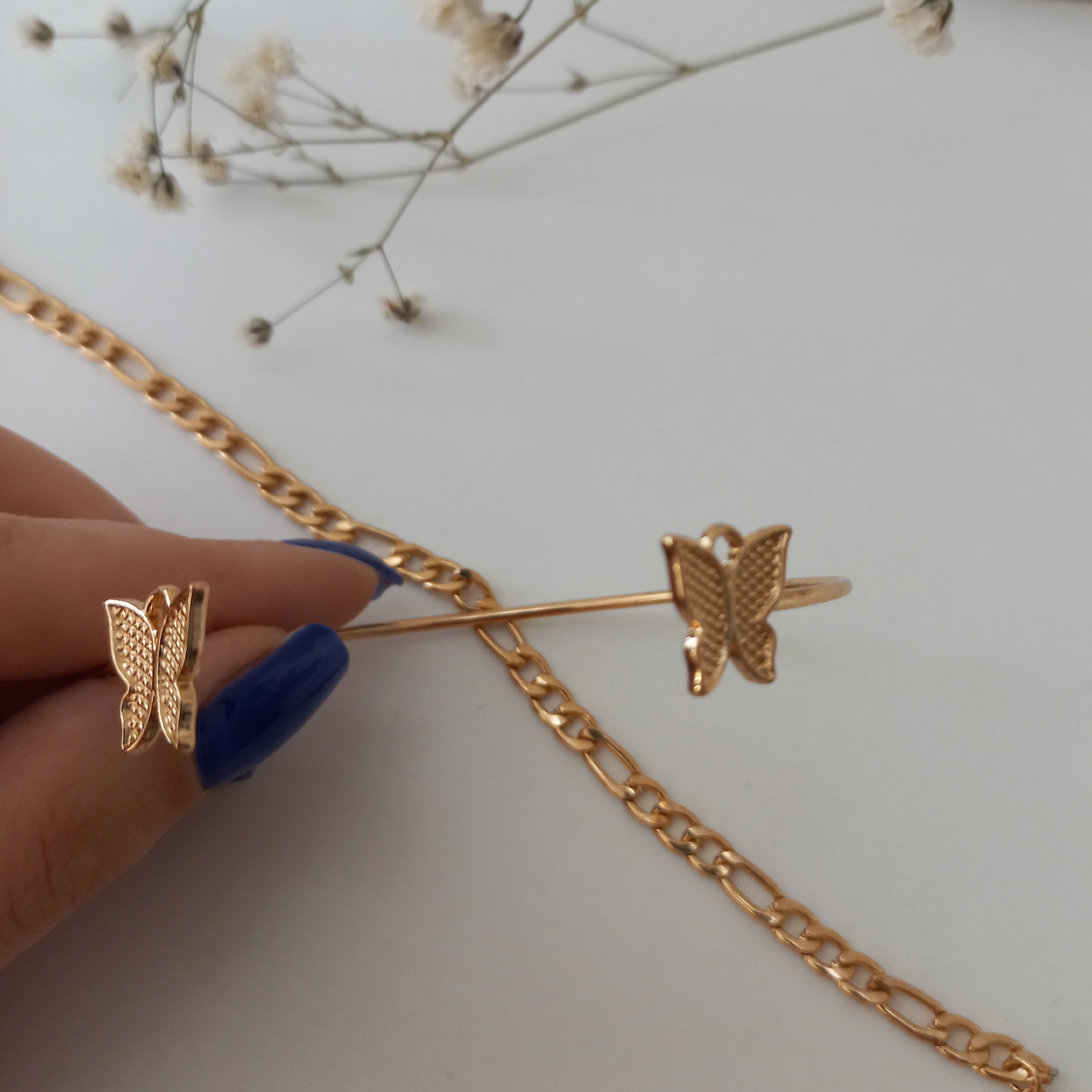 بنگل پروانه ای به همراه دستبند کارتیر 