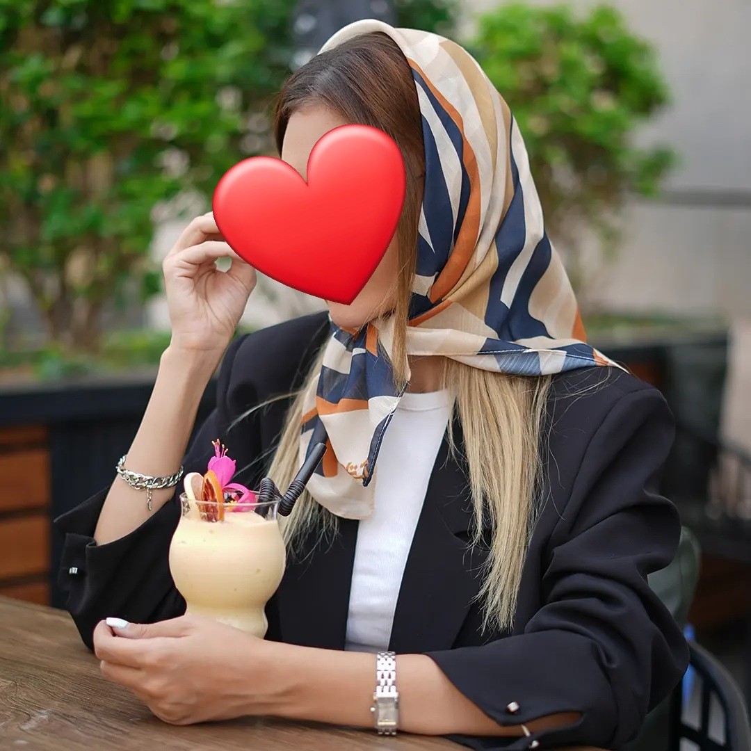 مینی اسکارف های نخی با طراحی انحصاری و زیبادارای رنگبندیبسیار سبک و به عیچ عنوان نه چروک میشه نه لیز میخوره