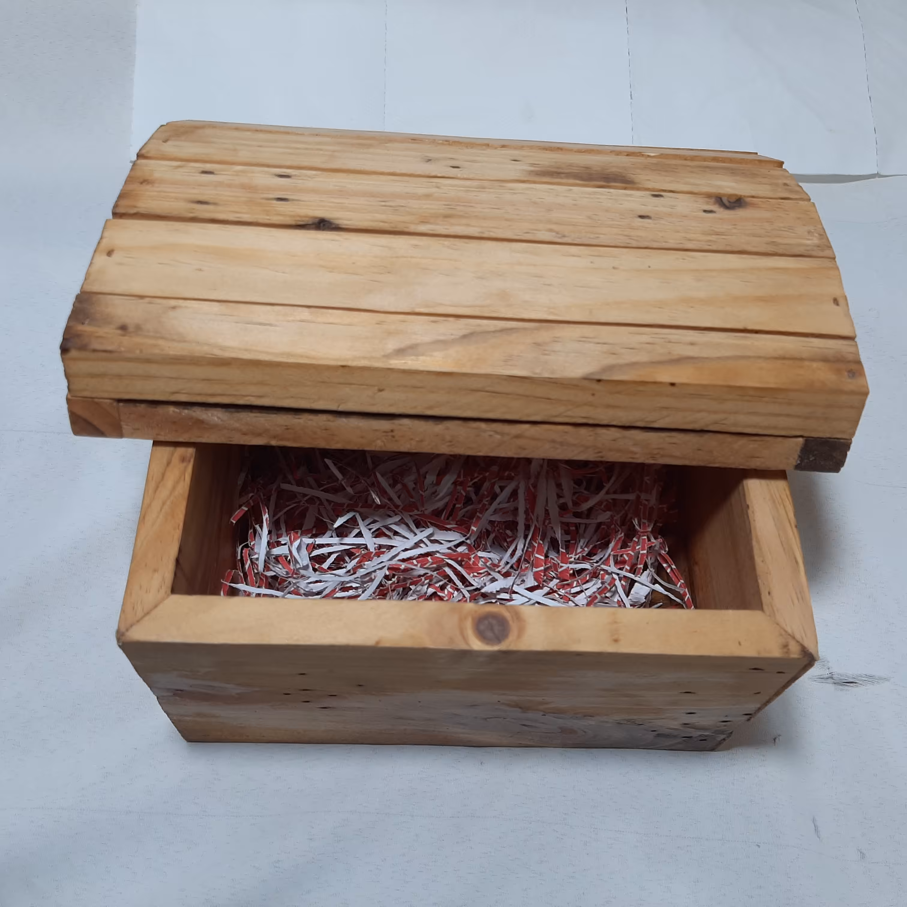 جعبه هدیه و جواهرات