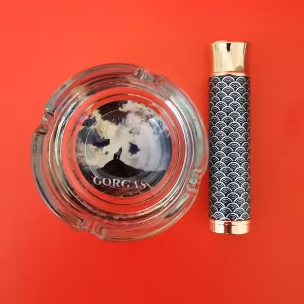 ست هدیه فندک جیبی گازی و زیر سیگاری مناسب کادو و کلکسیون8