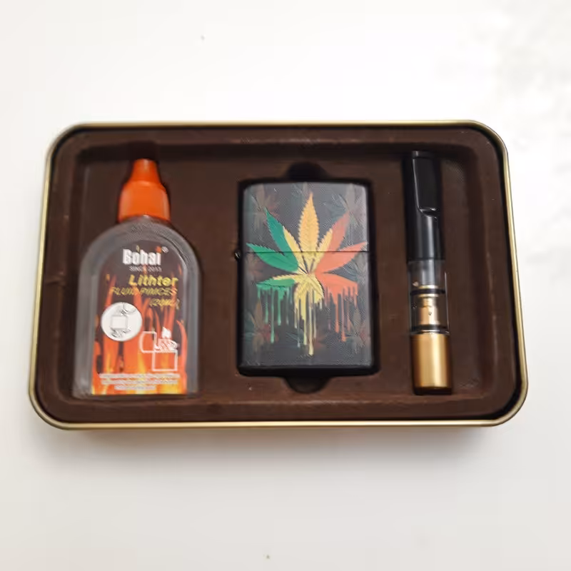 ست هدیه فندک بنزینی زیبا  با کیفیت با امکان تعویض فتیله و سنگ