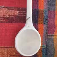 قاشق چوبی گود جنس چوب گردو در سایز 30سانت متوسط