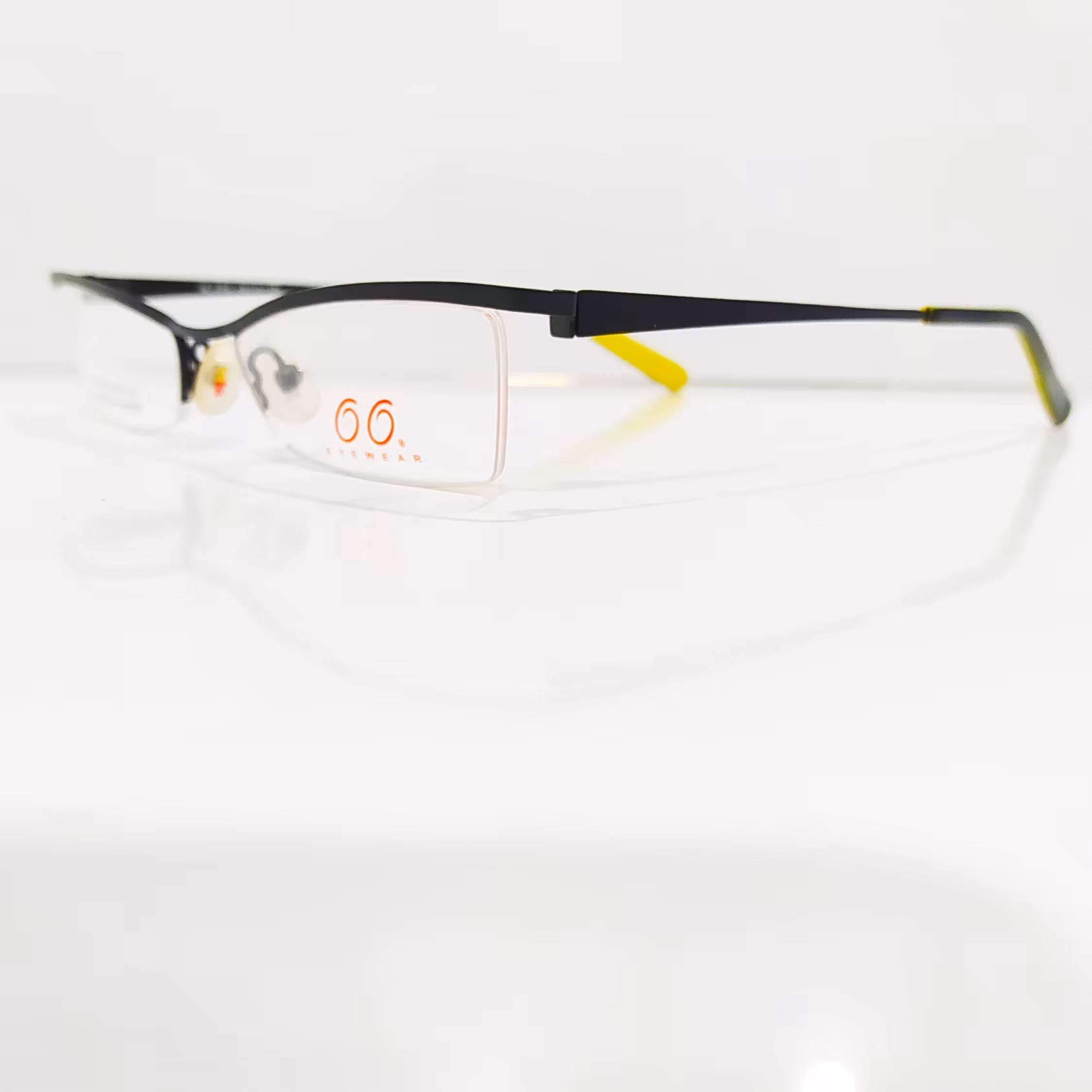 عینک طبی
نیمه قاب فلزی