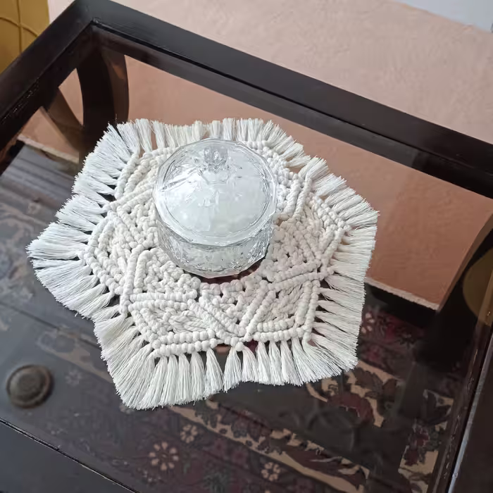 قاب آینه و یا رومیزی کوچک مناسب میز و عسلی به ابعاد قطر داخلی 12 سانت و قطر کلی29 الی 30 سانت