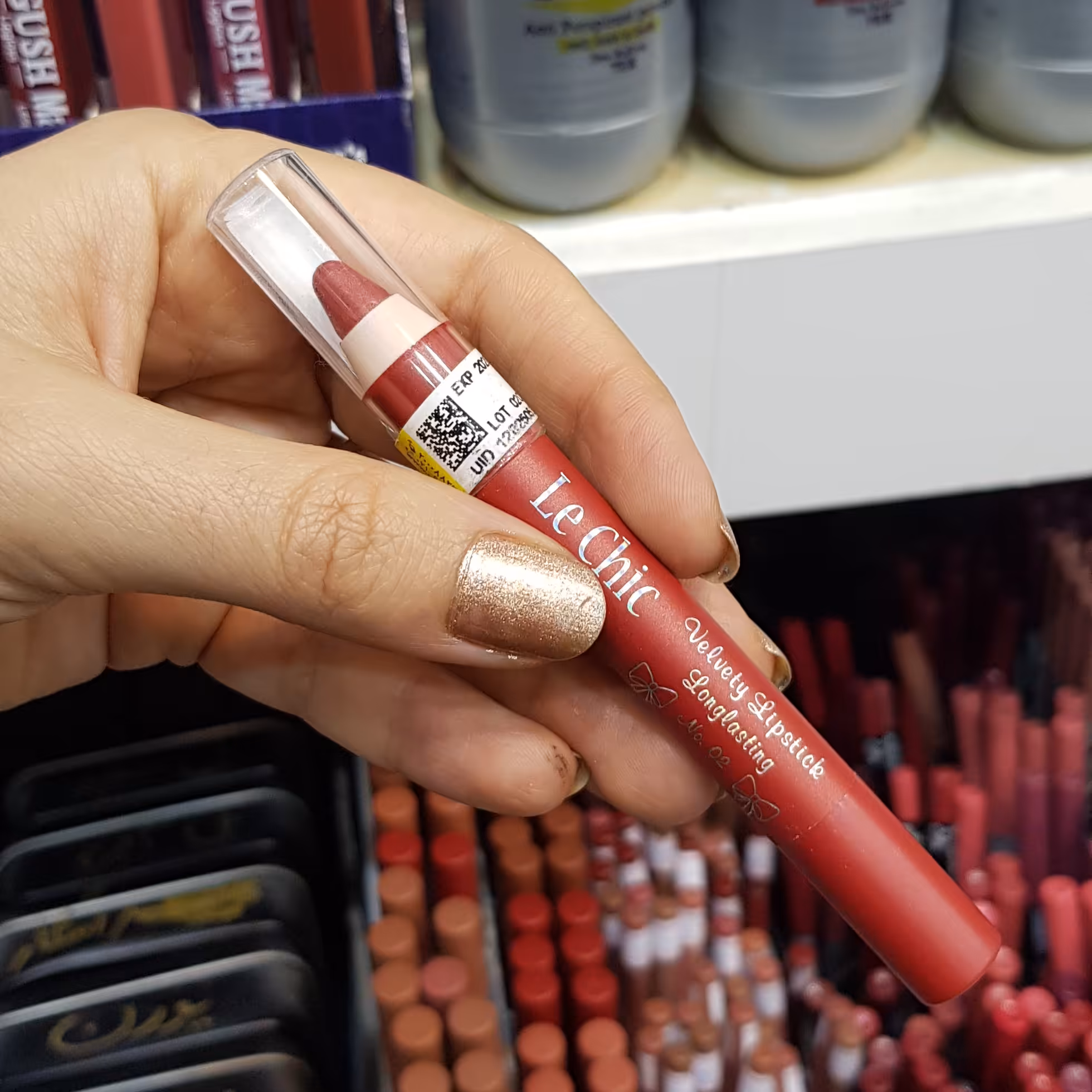 رژلب مدادی لچیک اصل شماره 02