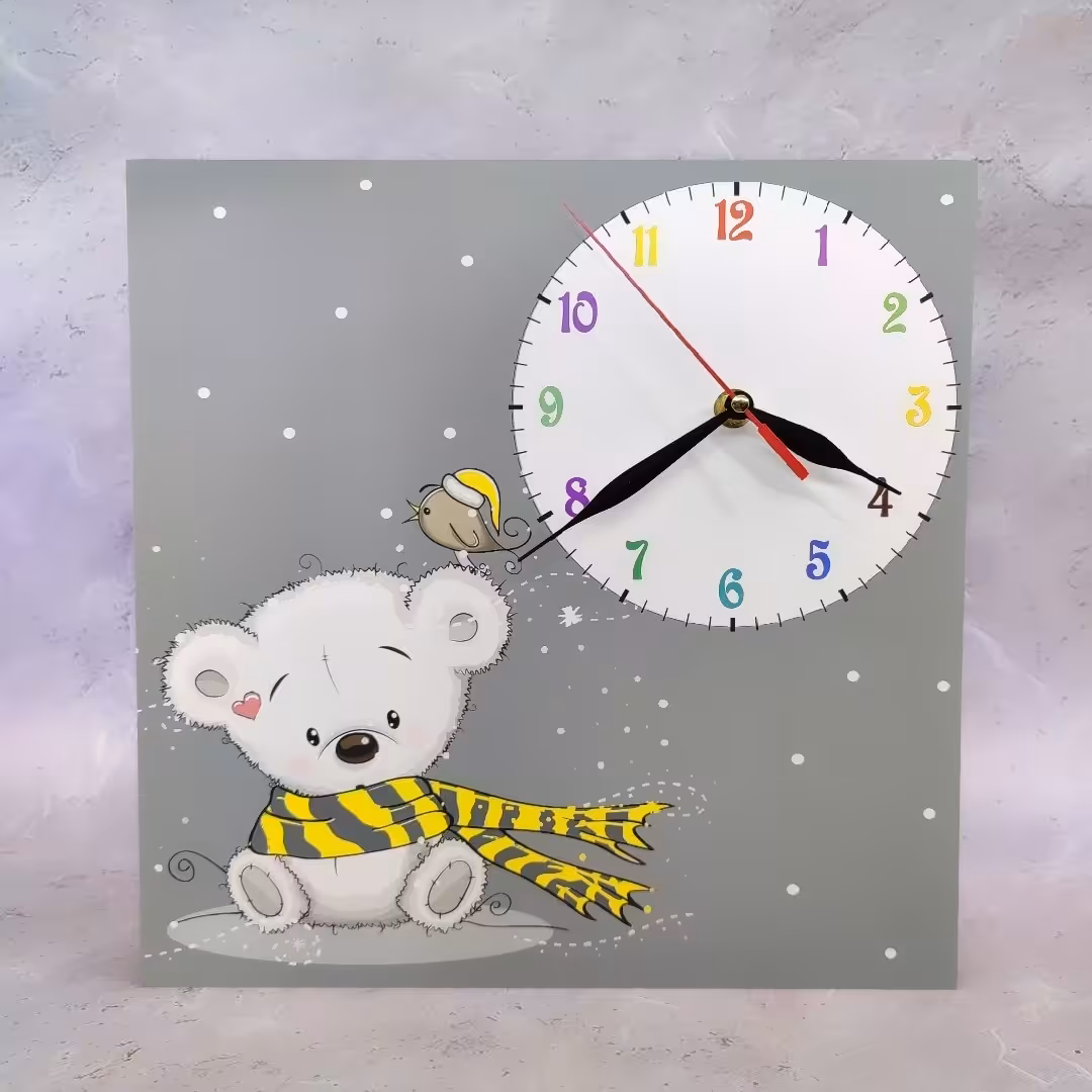 ساعت اتاق کودک طرح خرس و شالگردن زرد
