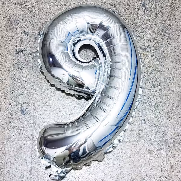 بادکنک فویلی عدد نُه نقره ای (32 اینچ)