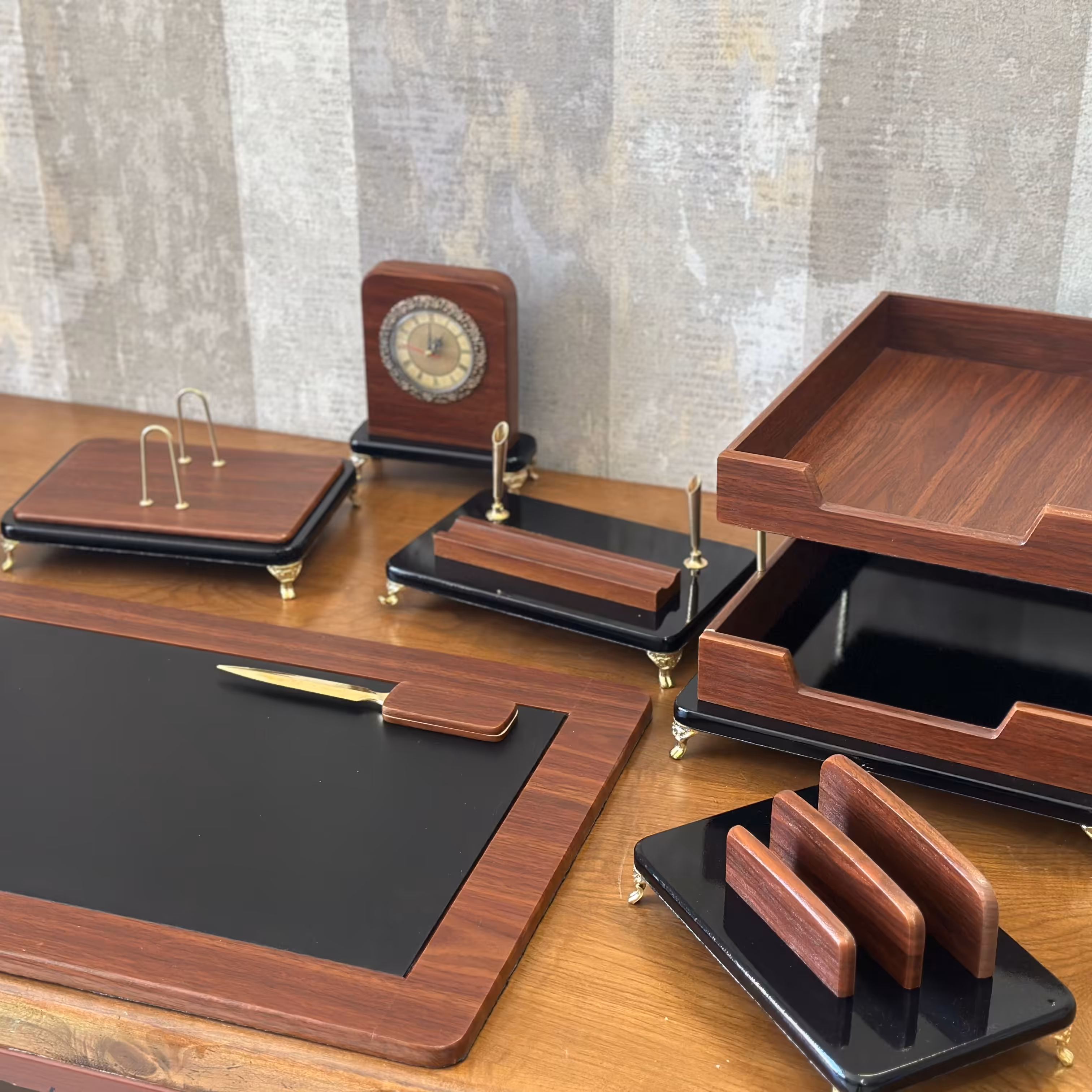 ست رومیزی چوب وکیومی 10 تکه  مدیریتی - قهوه ای پایه دار - کد 310