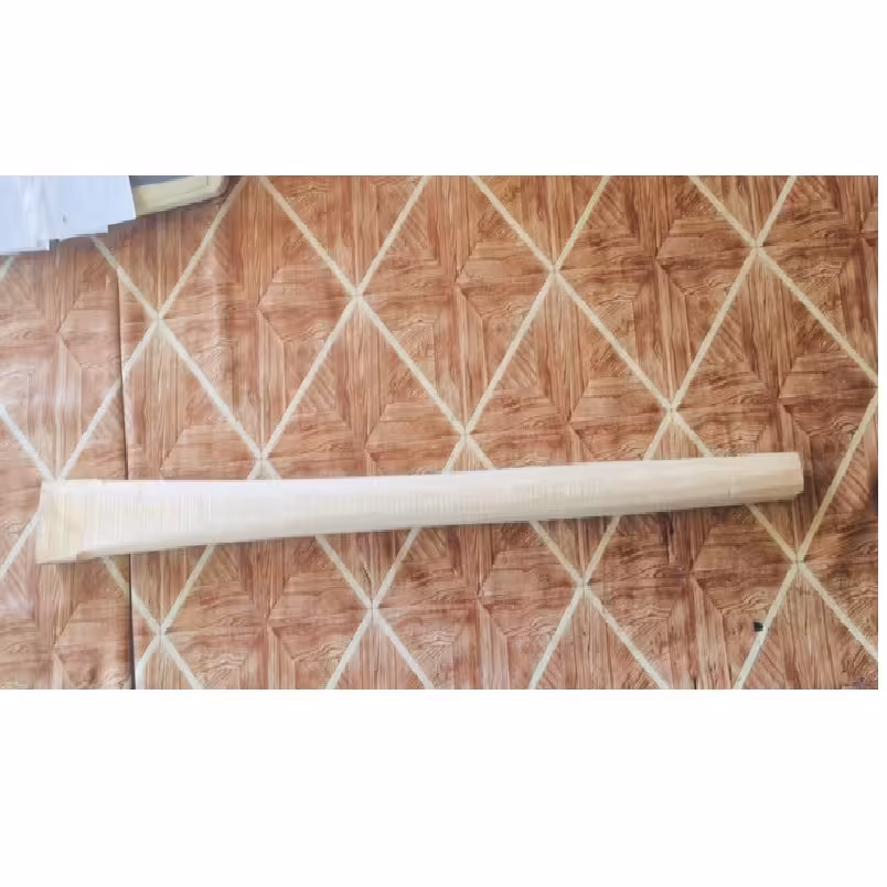 دسته کلنگ ساخته شده از چوب جنگلی با کیفیت