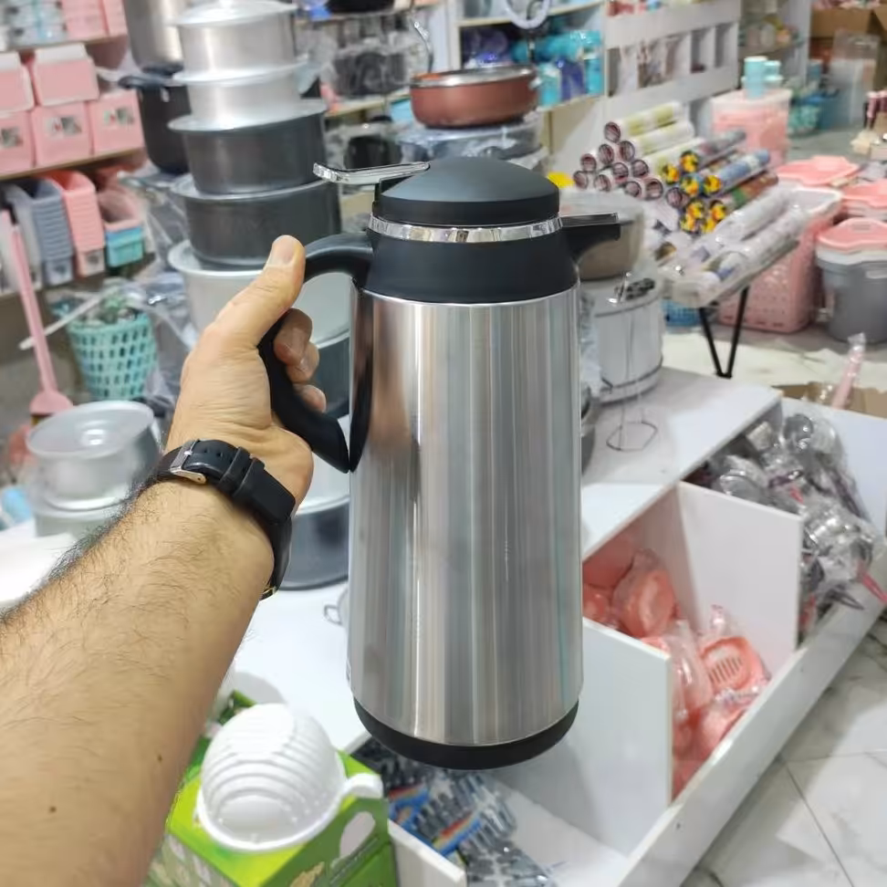 فلاسک استیل لاکچری با 12 ماه گارانتی و 24 ساعت کامل آب رو گرم نگه میدلرد و 12 ساعت سر نگه میدارد 1/6 لیتر