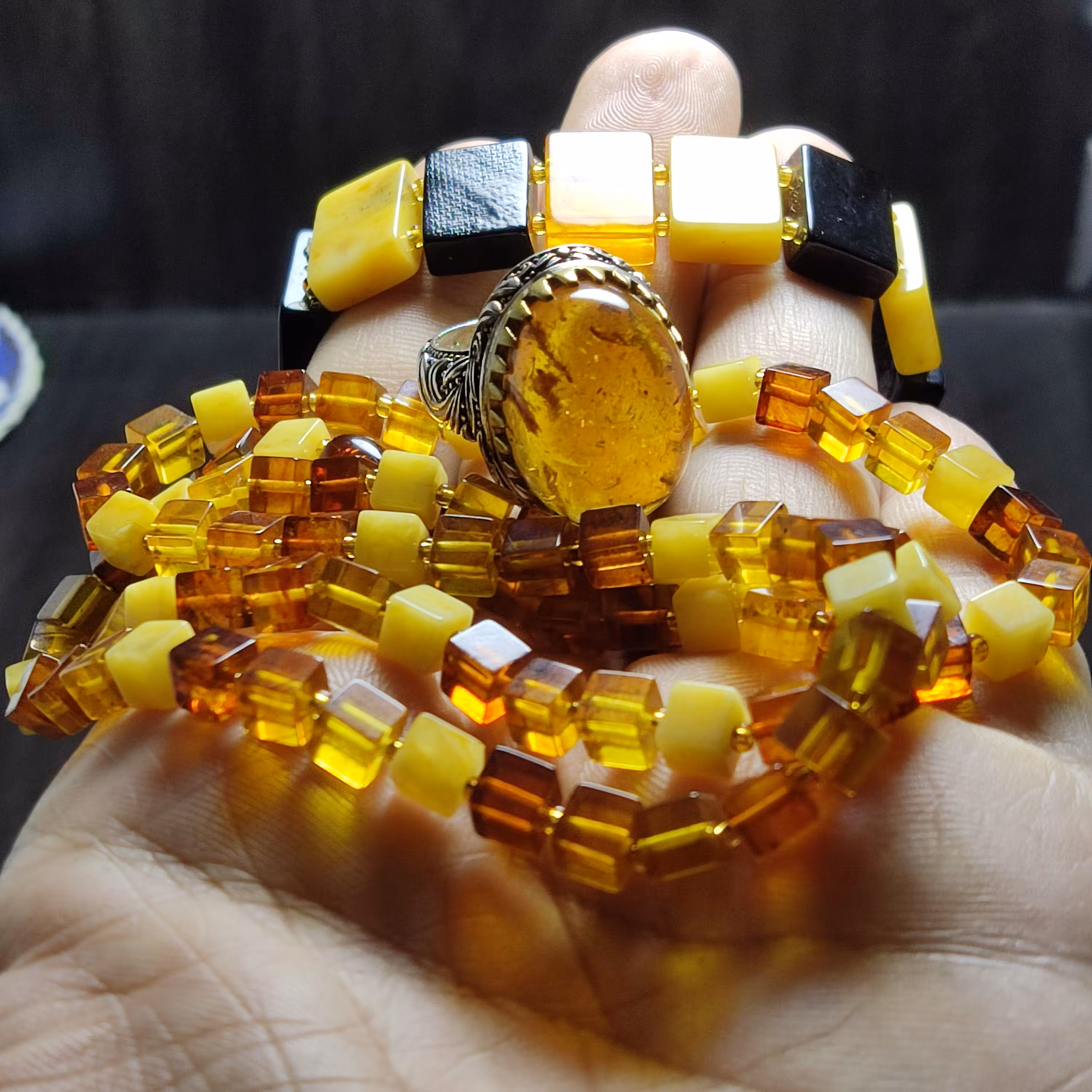 ست جذاب و ارزشمند کهربا نچرال و صد در صد طبیعی لهستان نمونه های فسیل دار  کلکسیونی 