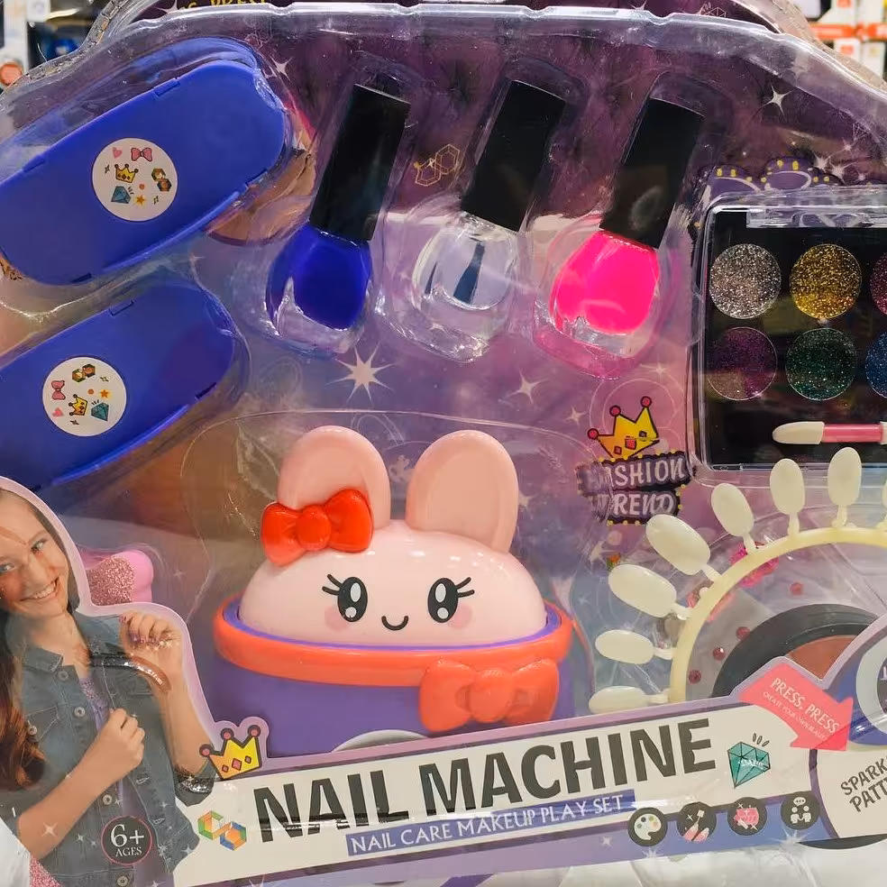 اسباب بازی استمپر ناخن به همراه ناخن مصنوعی و لاک