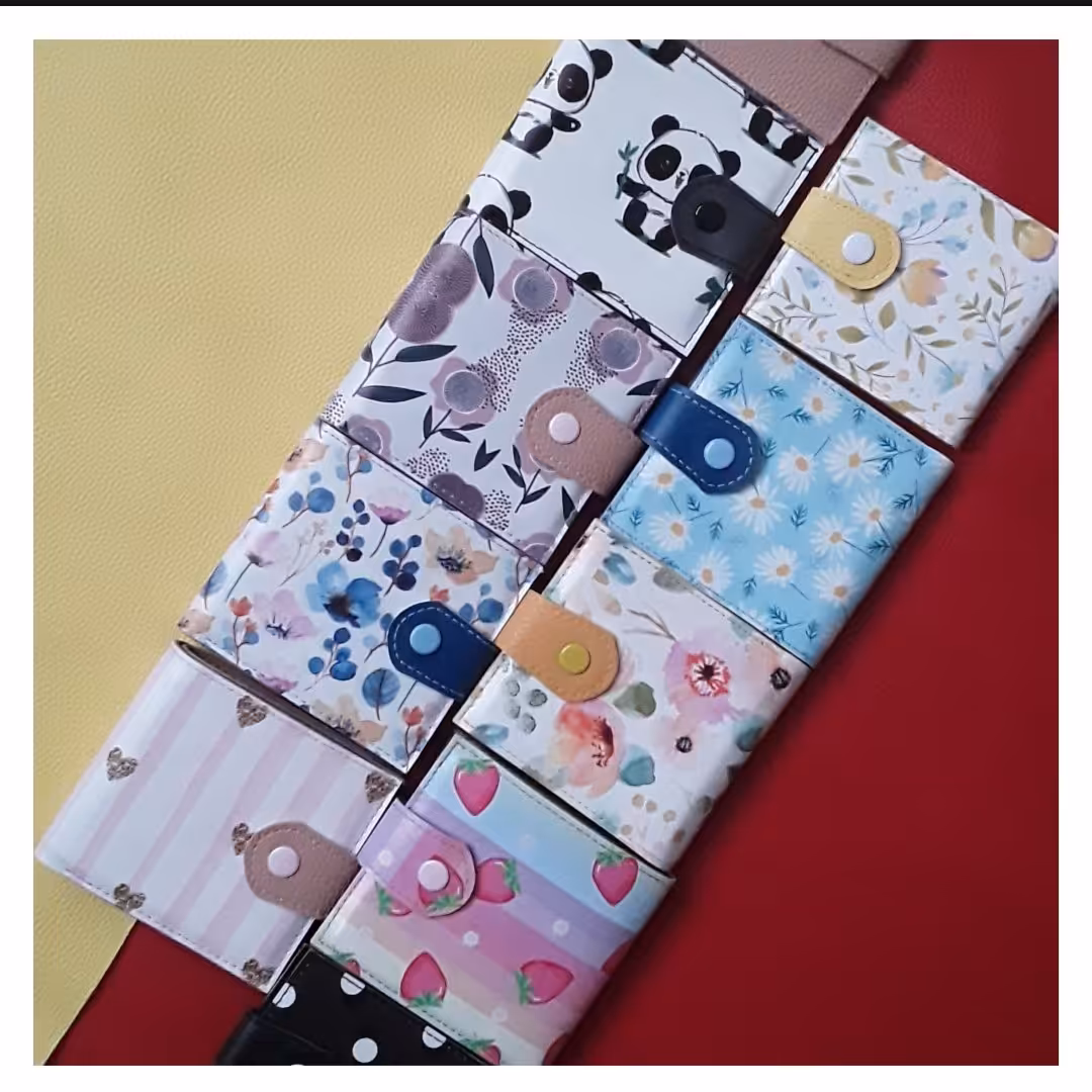 کیف پول نقلی   دارای 6 جای کارت و یک جای اسکناس