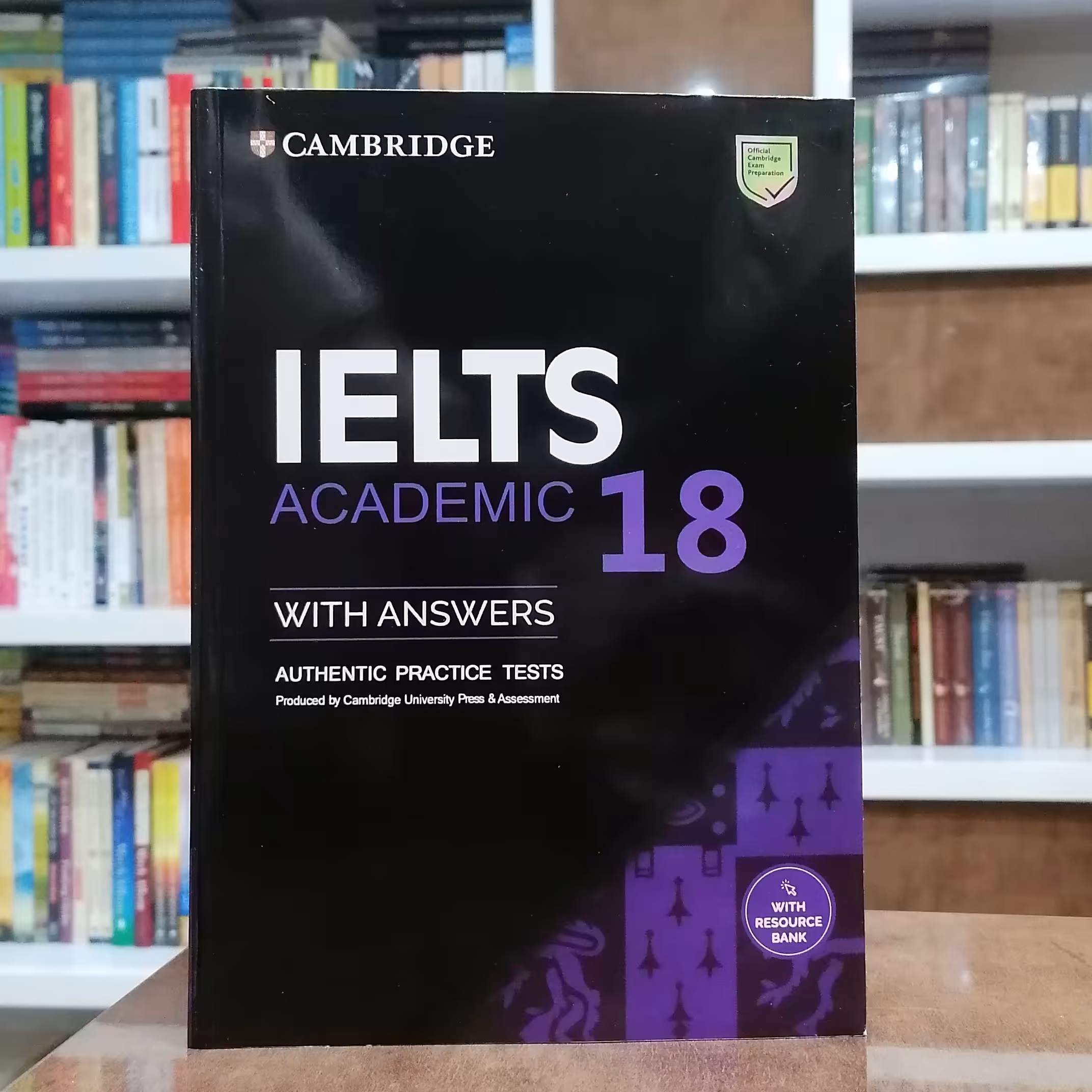 کتاب Cambridge IELTS 18 Academic 