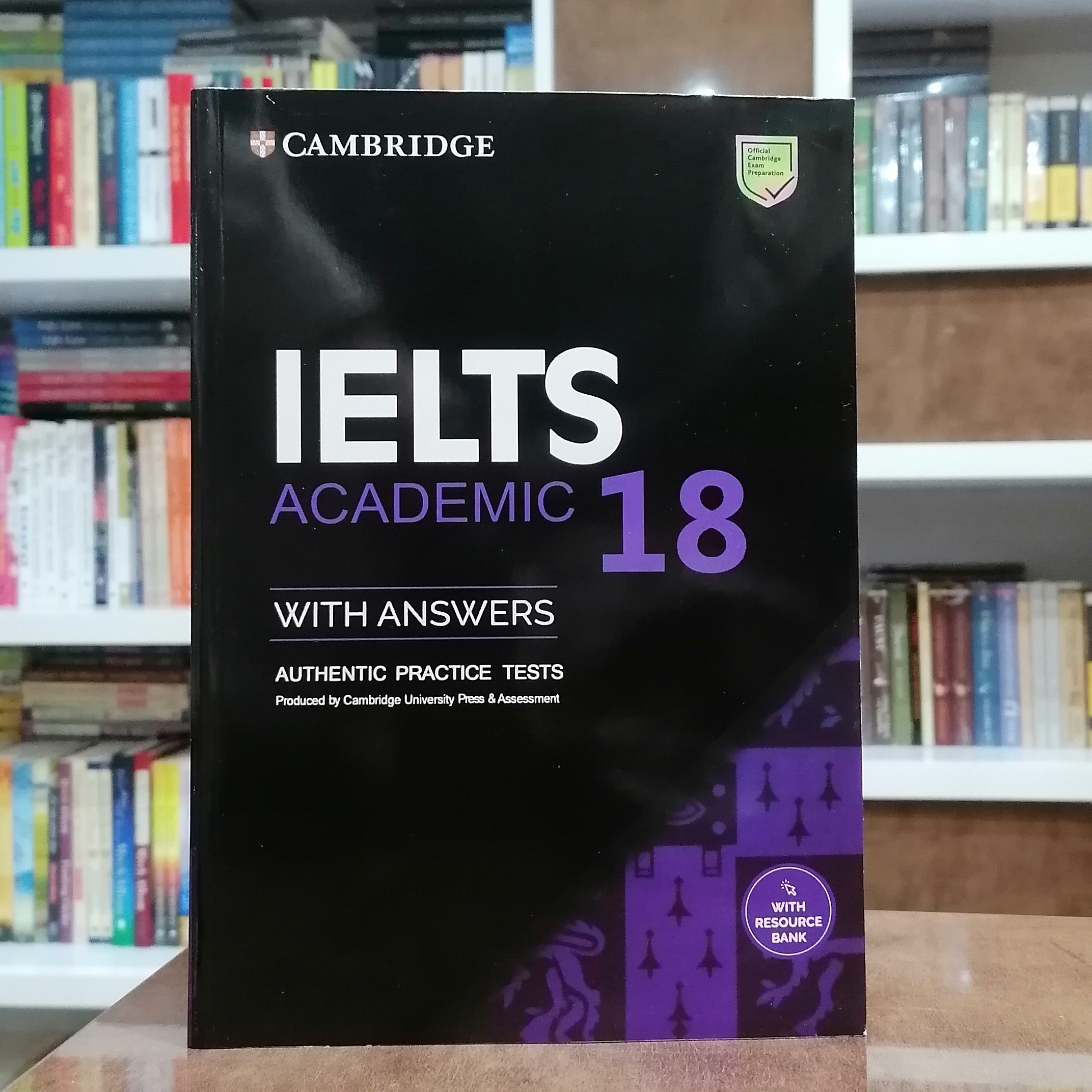 کتاب Cambridge IELTS 18 Academic