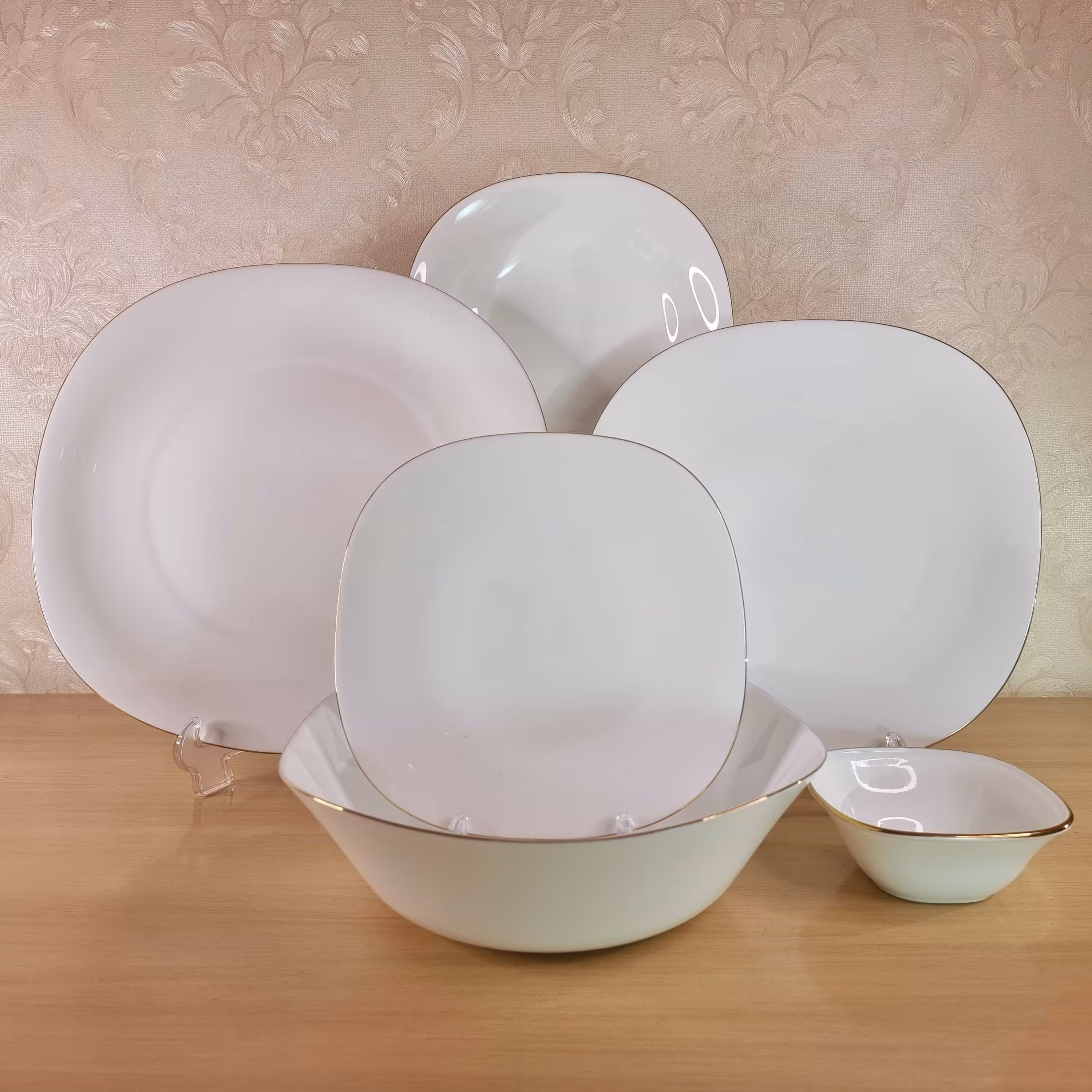 سرویس ارکوپال 26 پارچه لب طلا  دینو