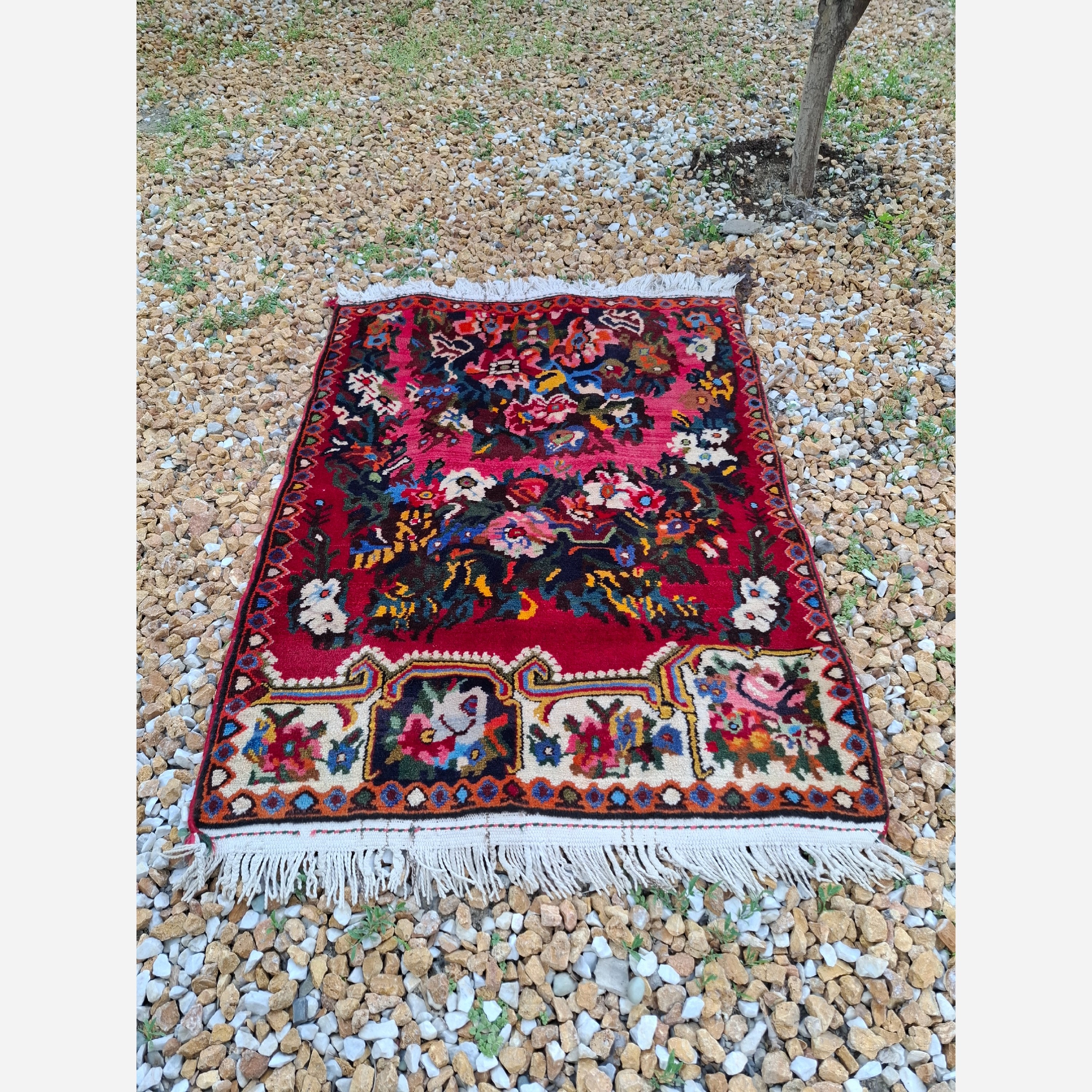 اورنک یا دستور ،فرش  انتبک دستباف بختیار  ارسال پس کرایه