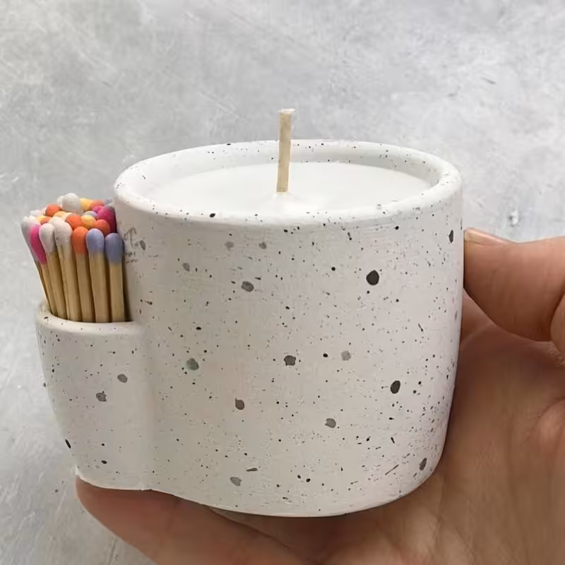 شمع دکوری در ظرف بتنی 