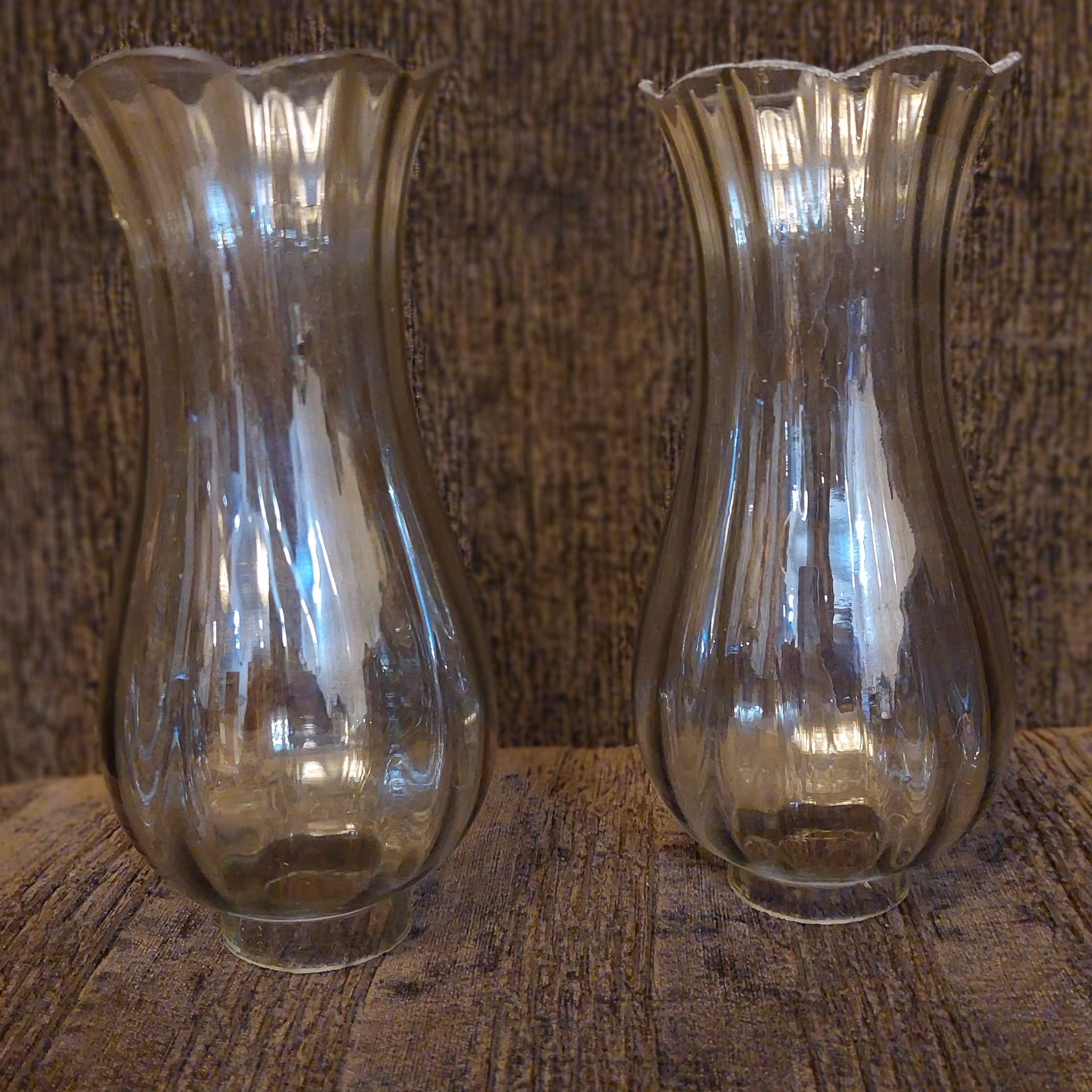 لاله لوستر و شمعدان موج دار برنز