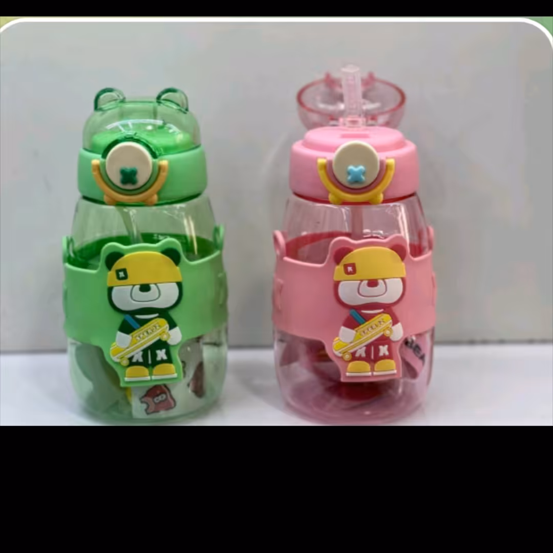 قمقمه ی آب حجم 600 سی سی در رنگبندی صورتی و سبز 