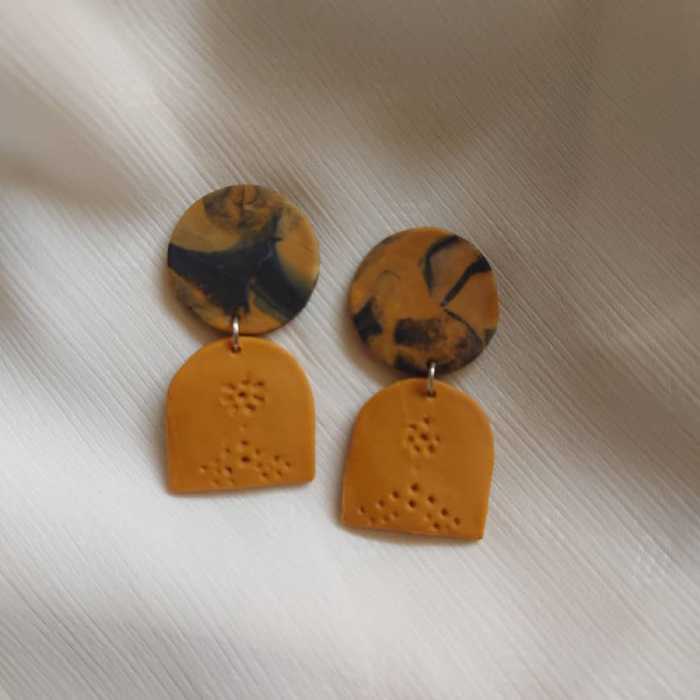 گوشواره میخی آویزی طرح ابستره مدرن بسیار سبک و مقاوم ( سفارش در رنگ و طرح های دیگر پذیرفته می شود)