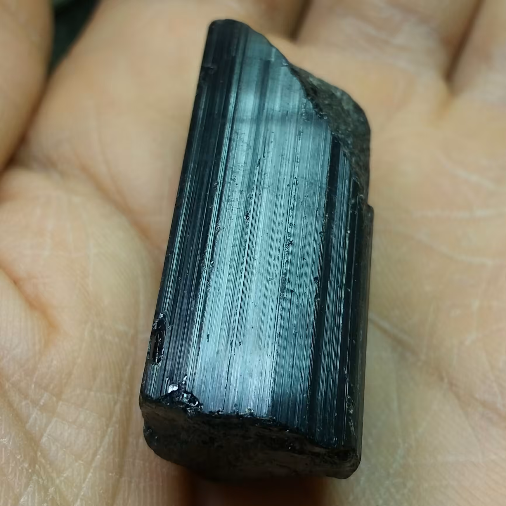 سنگ راف تورمالین شرول وارداتی ارزشمند شاهکار خلقت 100درصد طبیعی
فوق العاده خاص