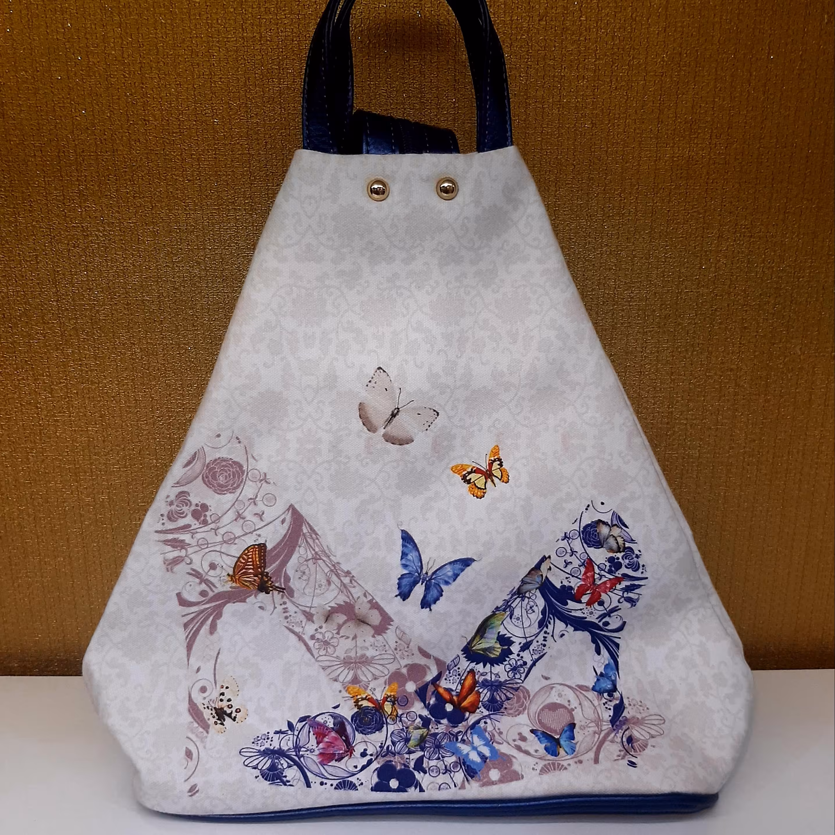 کوله پشتی طرح مثلثی