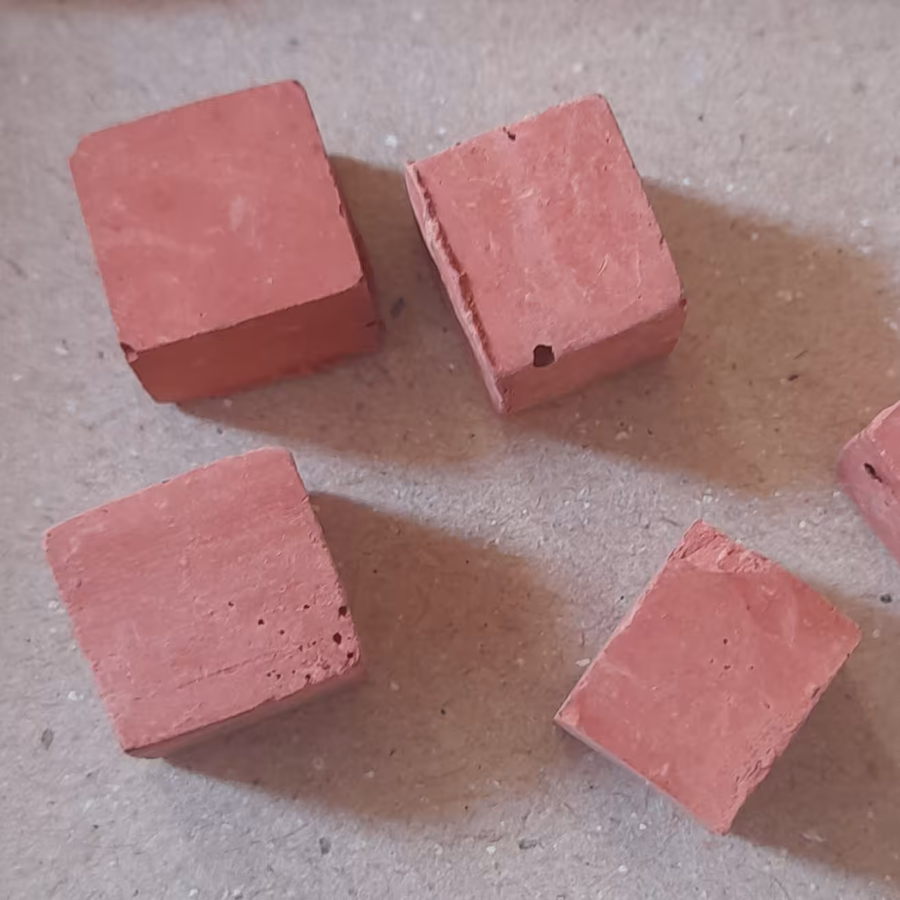 آجر بلوک مینیاتوری ماکت سازی  بلوک یک سانت در یک سانت در بسته 100 عددی