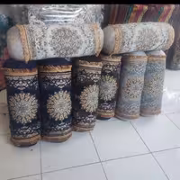 پشتی سنتی گرد لوله ای در شش رنگ طوسی کرمی زرشکی آبی سورمه ای و قهوه ای 
سایر 20 در 80
جنس مخمل شانل
قیمت برای یک عدد