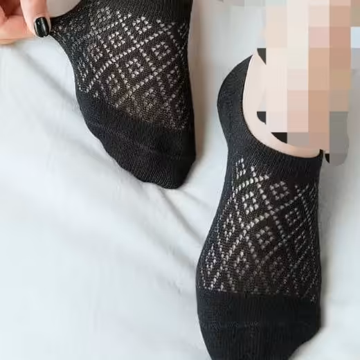 جوراب مچی نخ پنبه طرح توری،تک رنگ نرمولطیف بدون حساسیت مناسب مصرف روزانه باشگاه